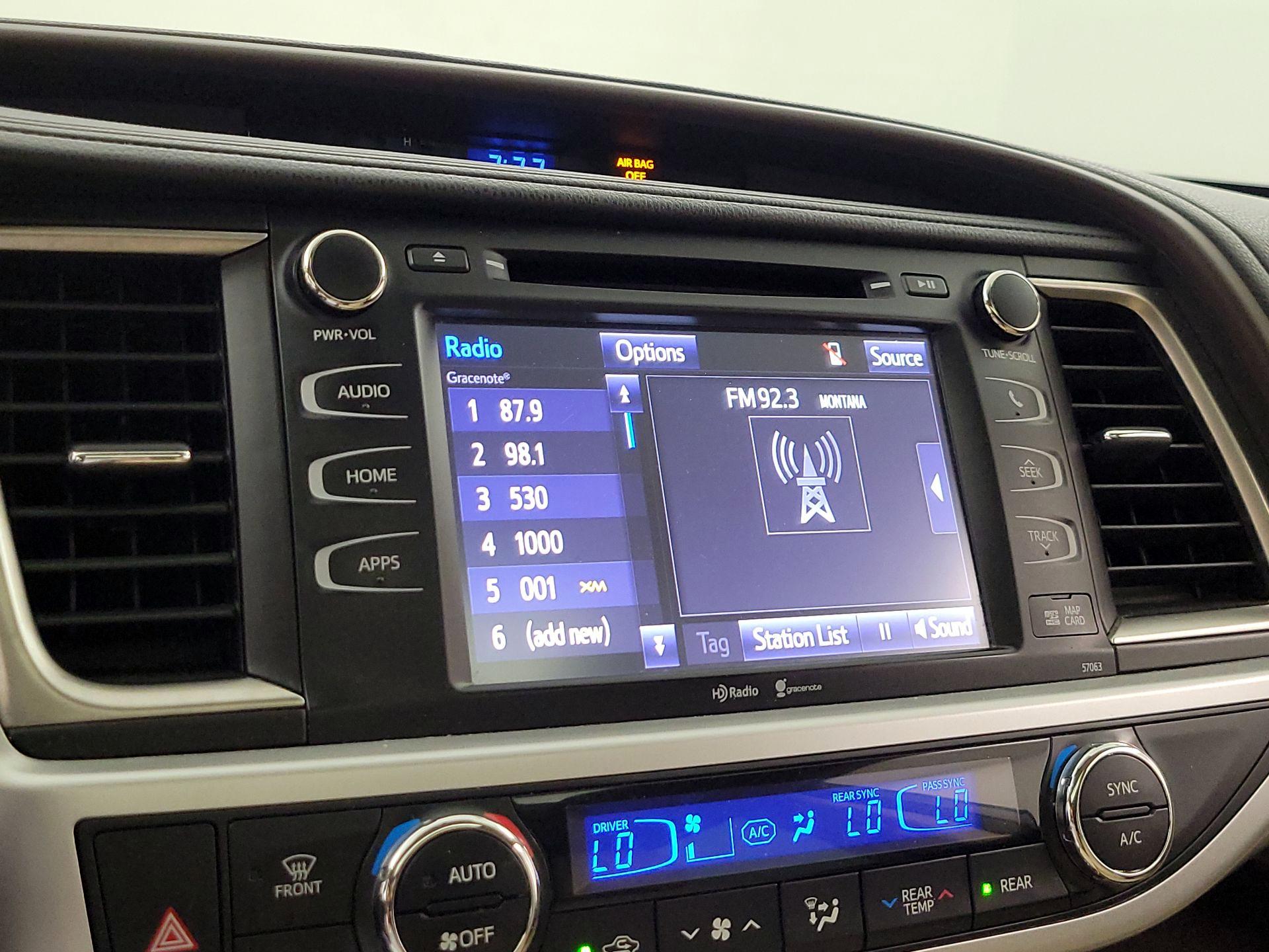 Thumbnail: 2015 Toyota Highlander - 16