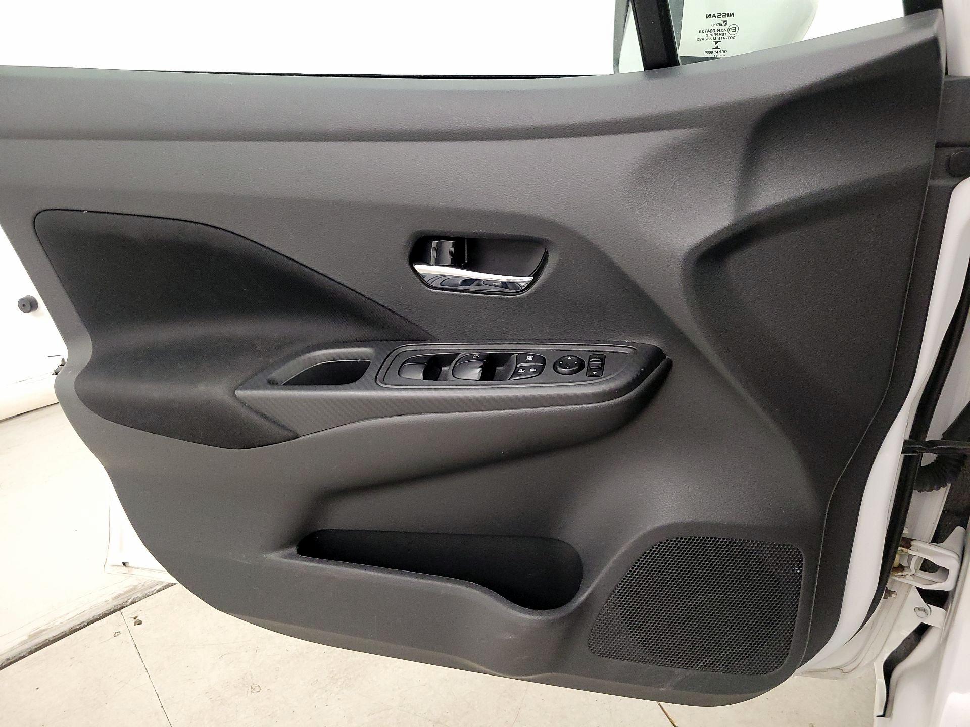 Thumbnail: 2021 Nissan Versa - 12