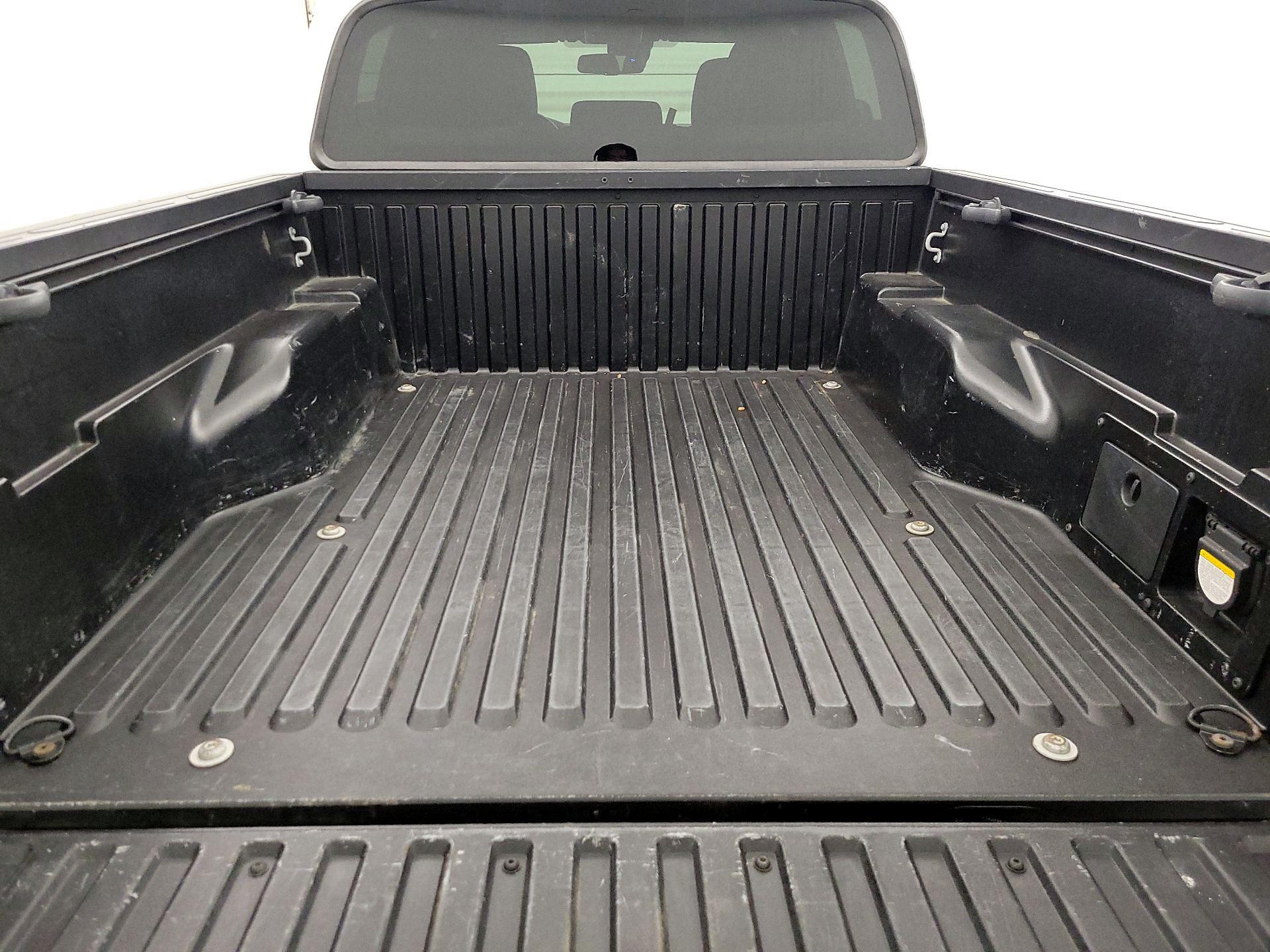 Thumbnail: 2022 Toyota Tacoma - 20