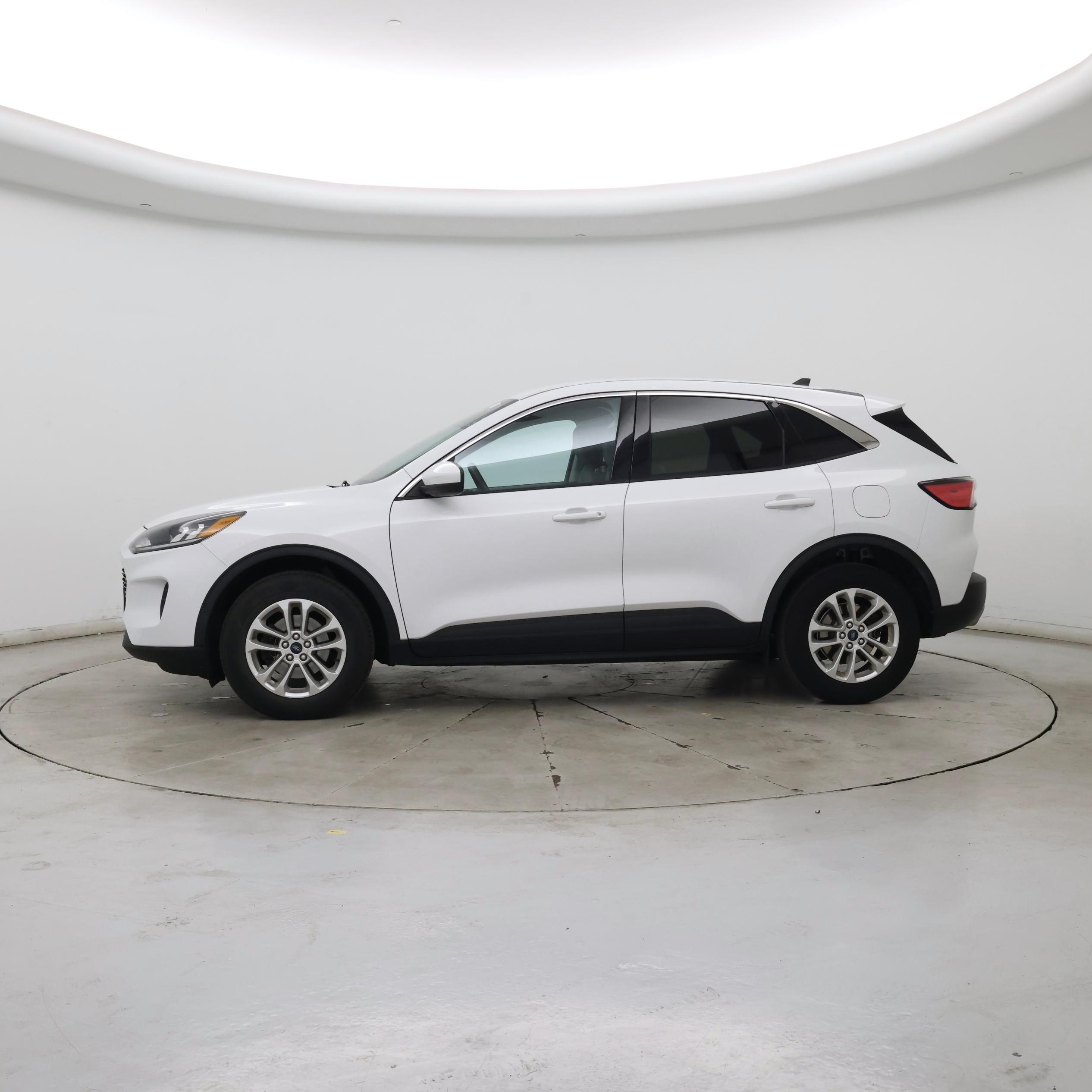 Thumbnail: 2021 Ford Escape - 3