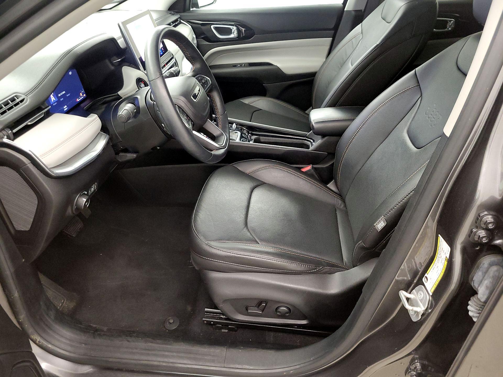 Thumbnail: 2022 Jeep Compass - 11