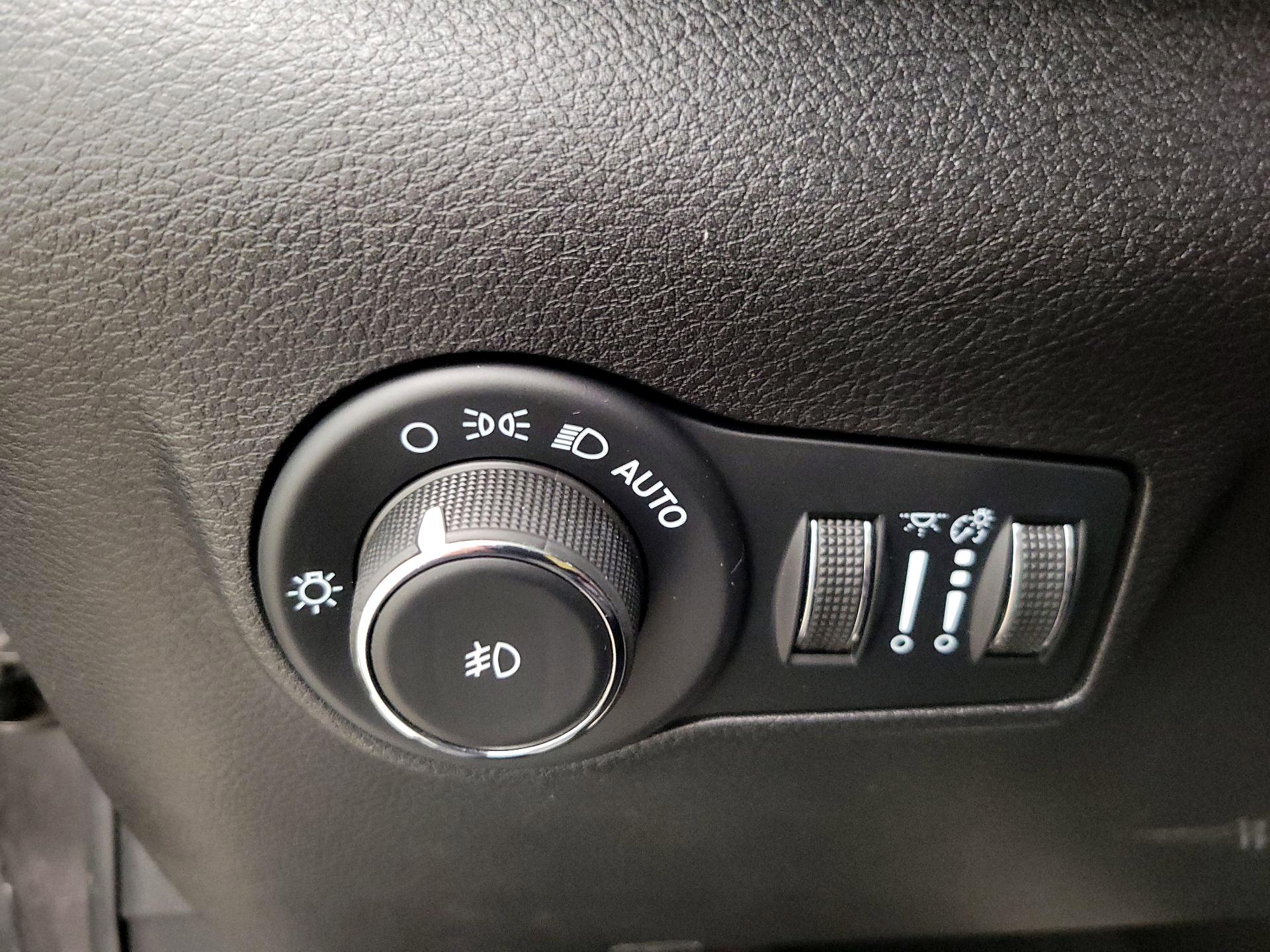 Thumbnail: 2022 Jeep Compass - 13