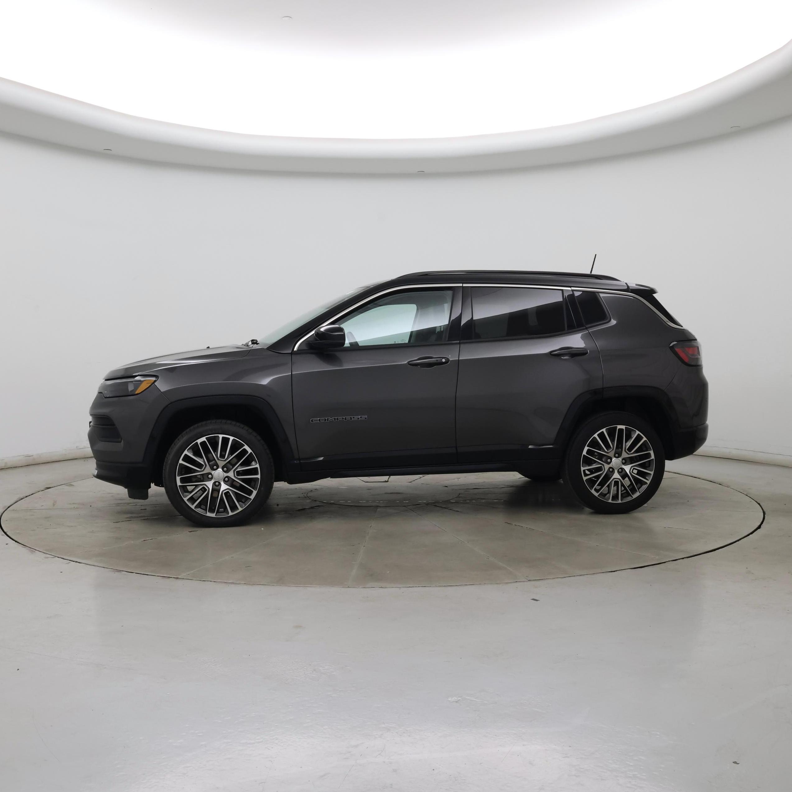 Thumbnail: 2022 Jeep Compass - 3