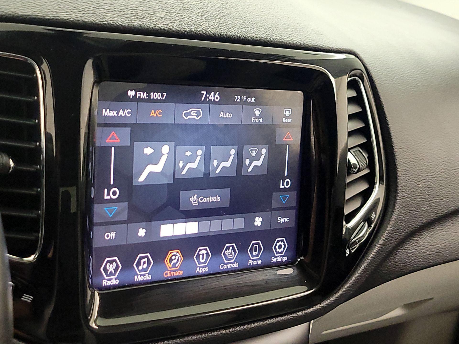 Thumbnail: 2020 Jeep Compass - 16