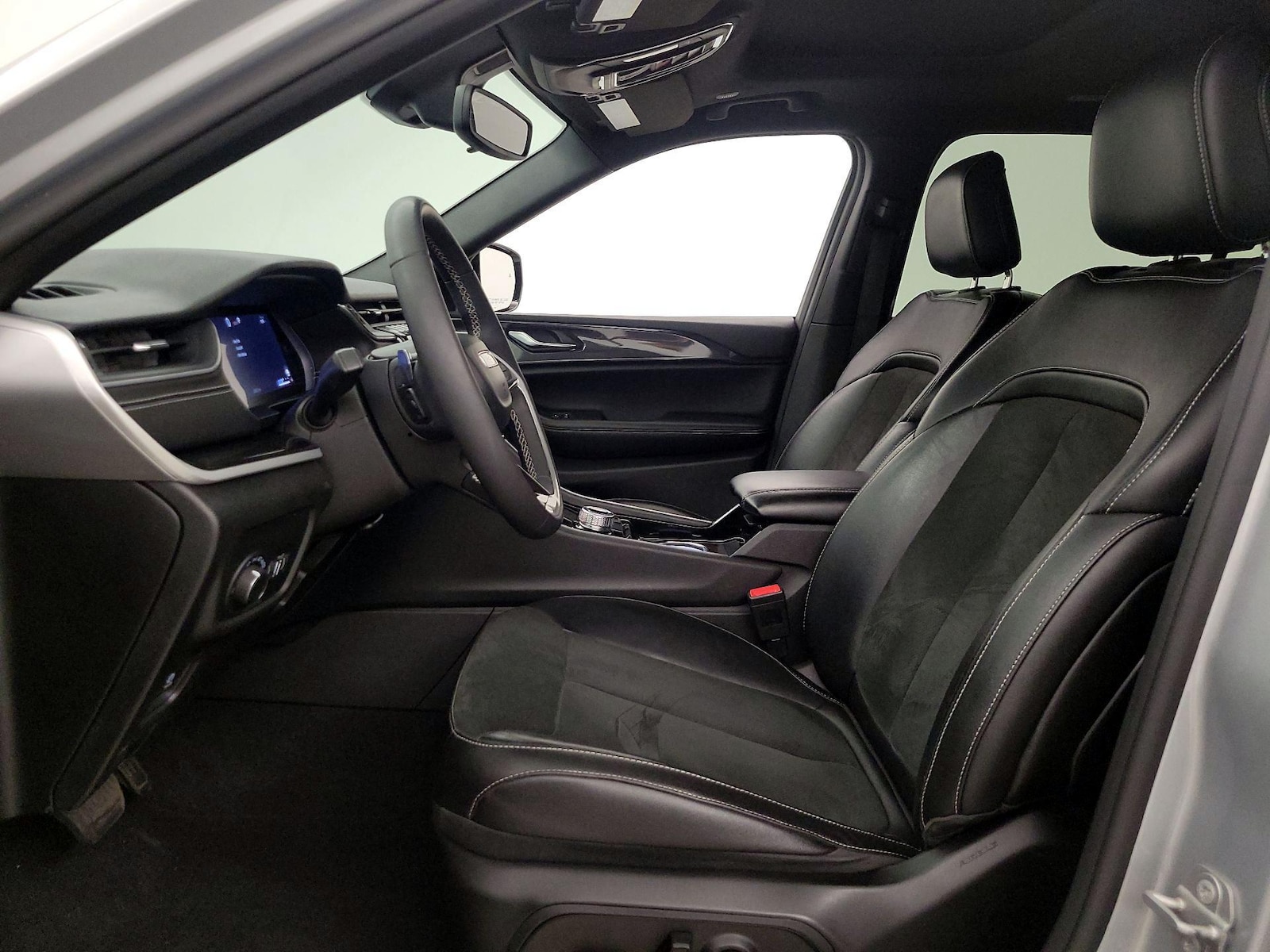 2023 Jeep Grand Cherokee L Altitude - Photo 12
