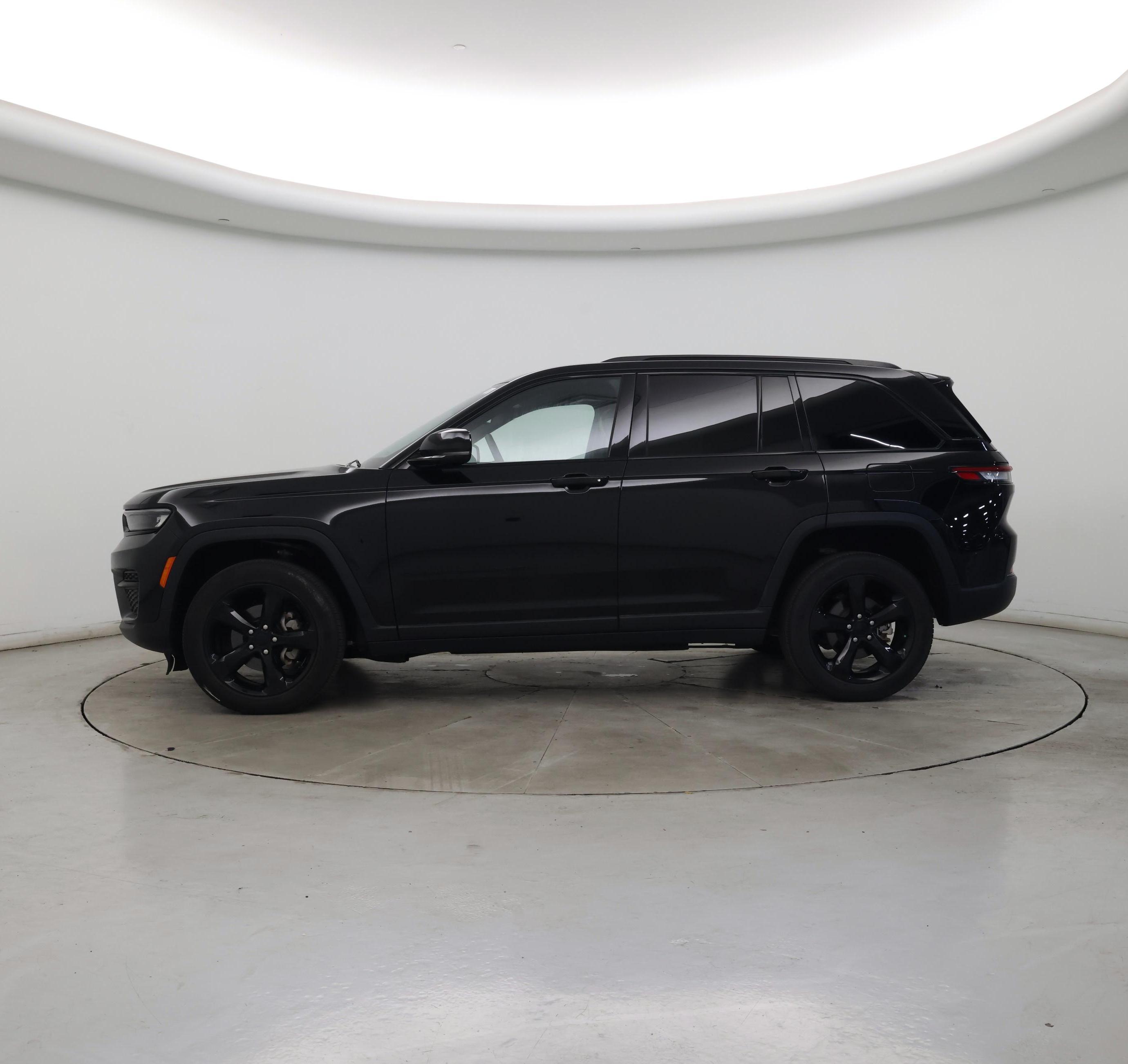 Thumbnail: 2023 Jeep Grand Cherokee - 3