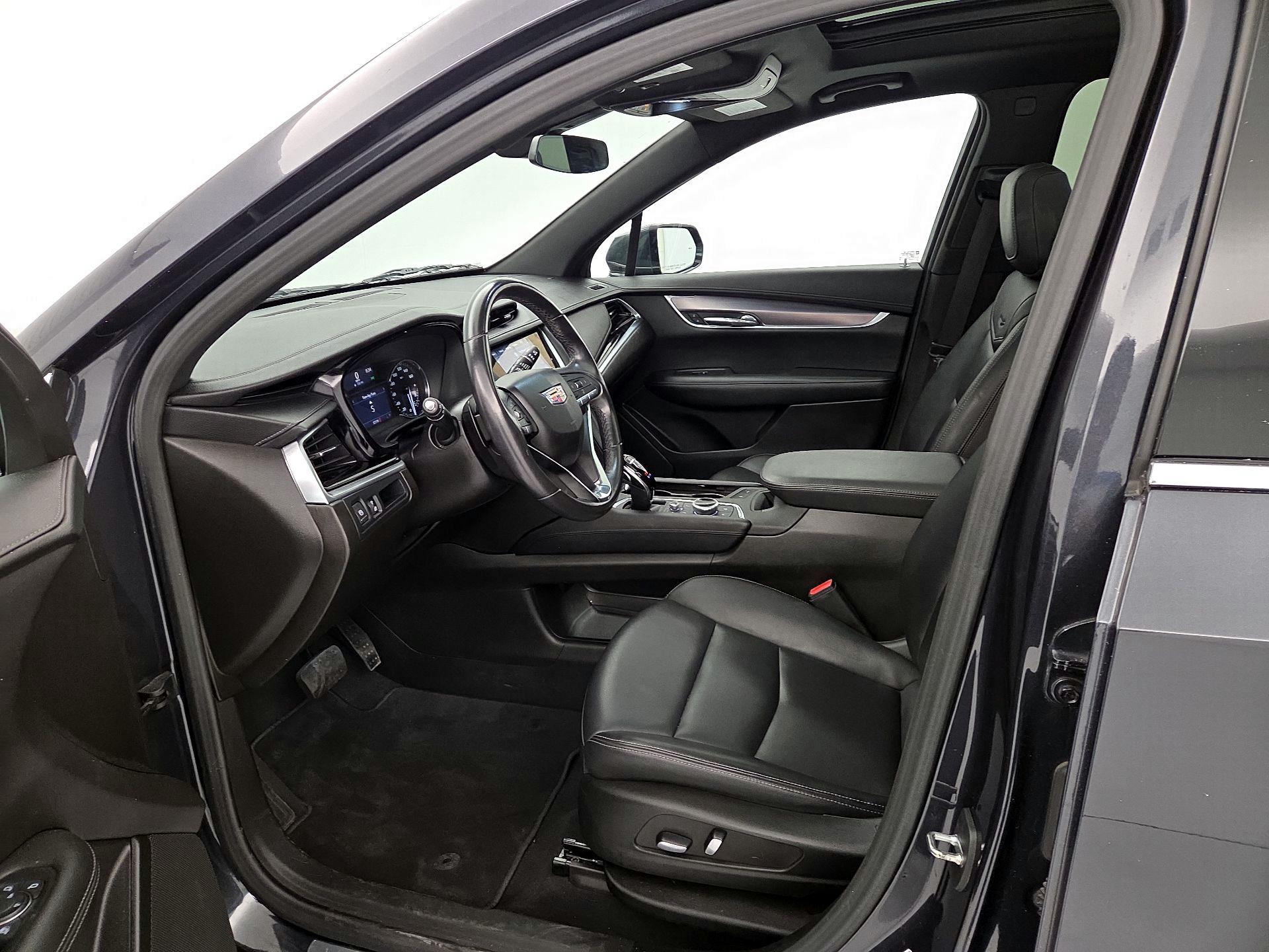 Thumbnail: 2023 Cadillac XT6 - 11