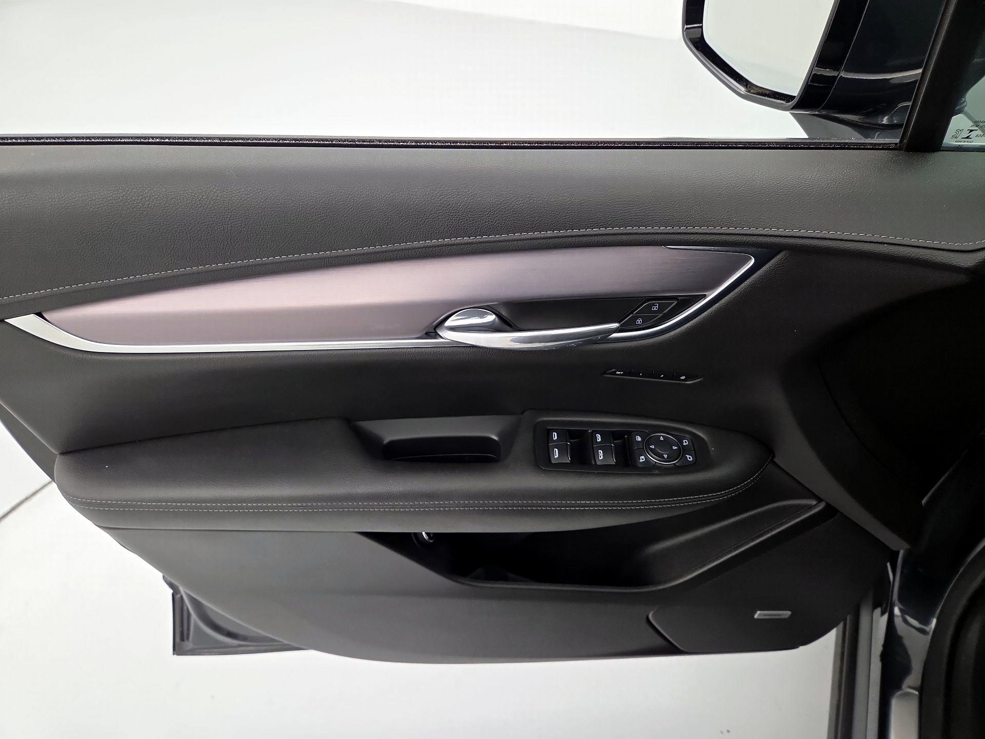 Thumbnail: 2023 Cadillac XT6 - 12