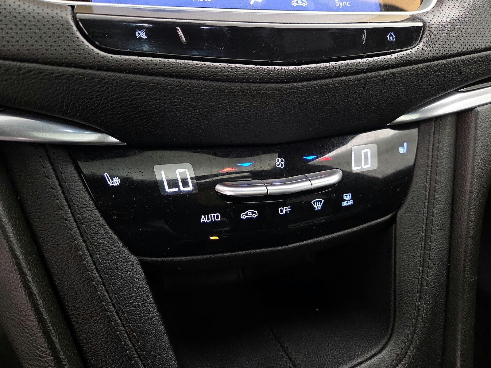 2023 Cadillac XT6 Luxury - Photo 17