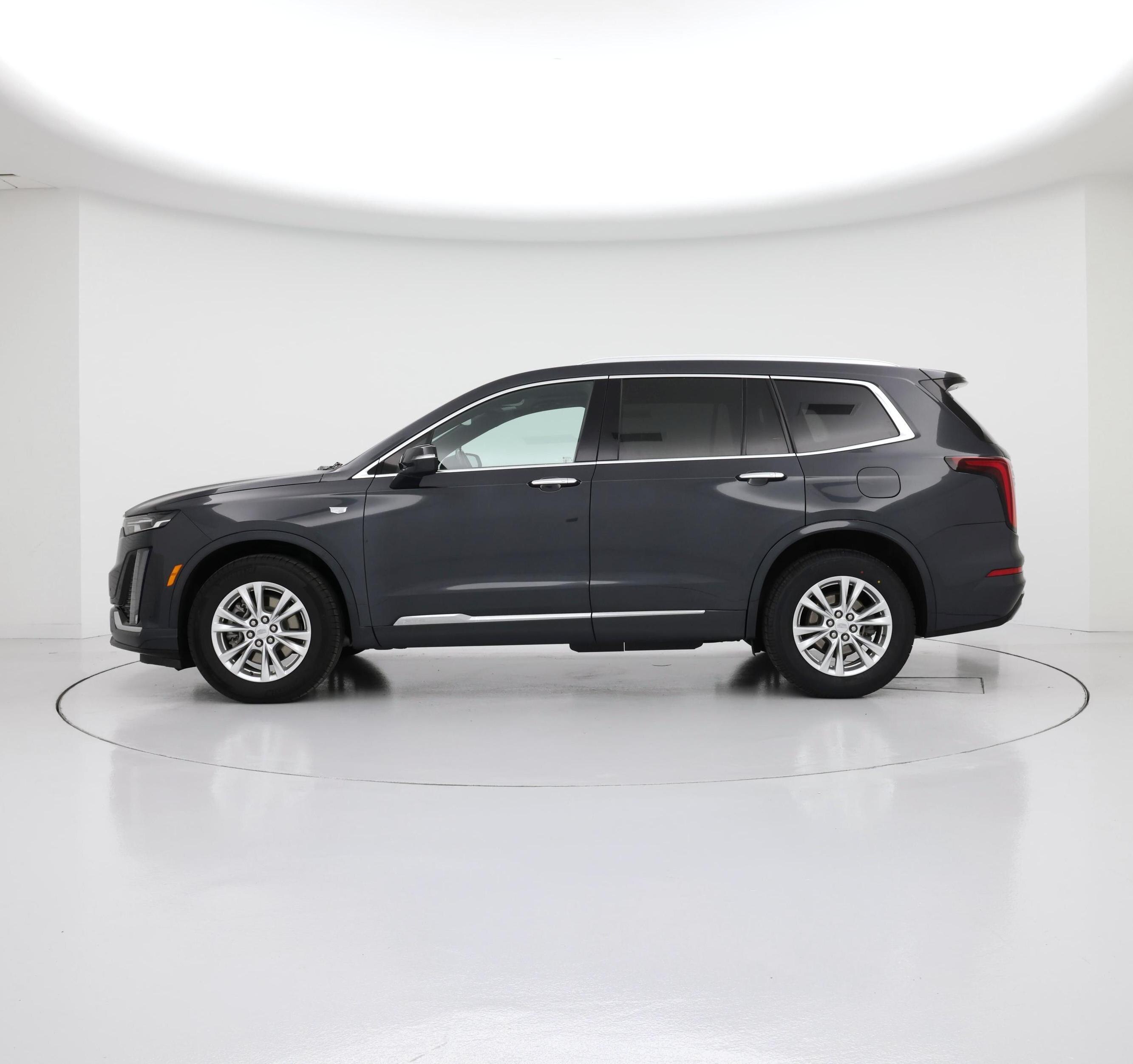 Thumbnail: 2023 Cadillac XT6 - 3