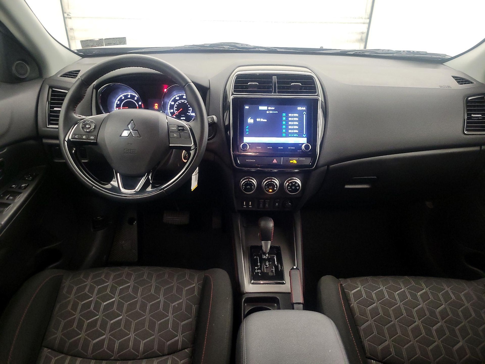 2024 Mitsubishi Outlander Sport LE - Photo 10