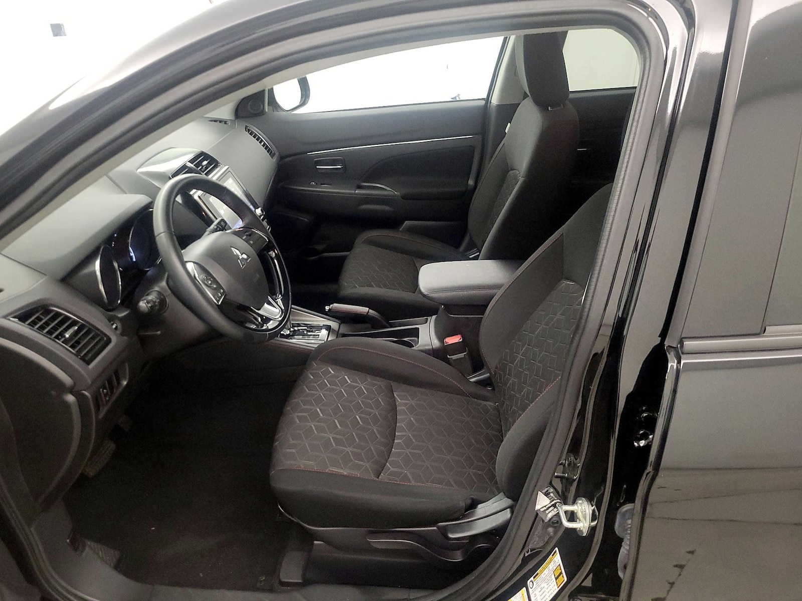 2024 Mitsubishi Outlander Sport LE - Photo 12
