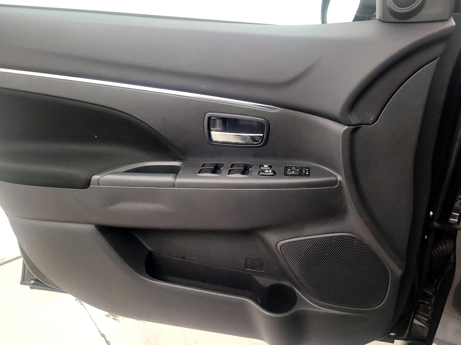 2024 Mitsubishi Outlander Sport LE - Photo 13