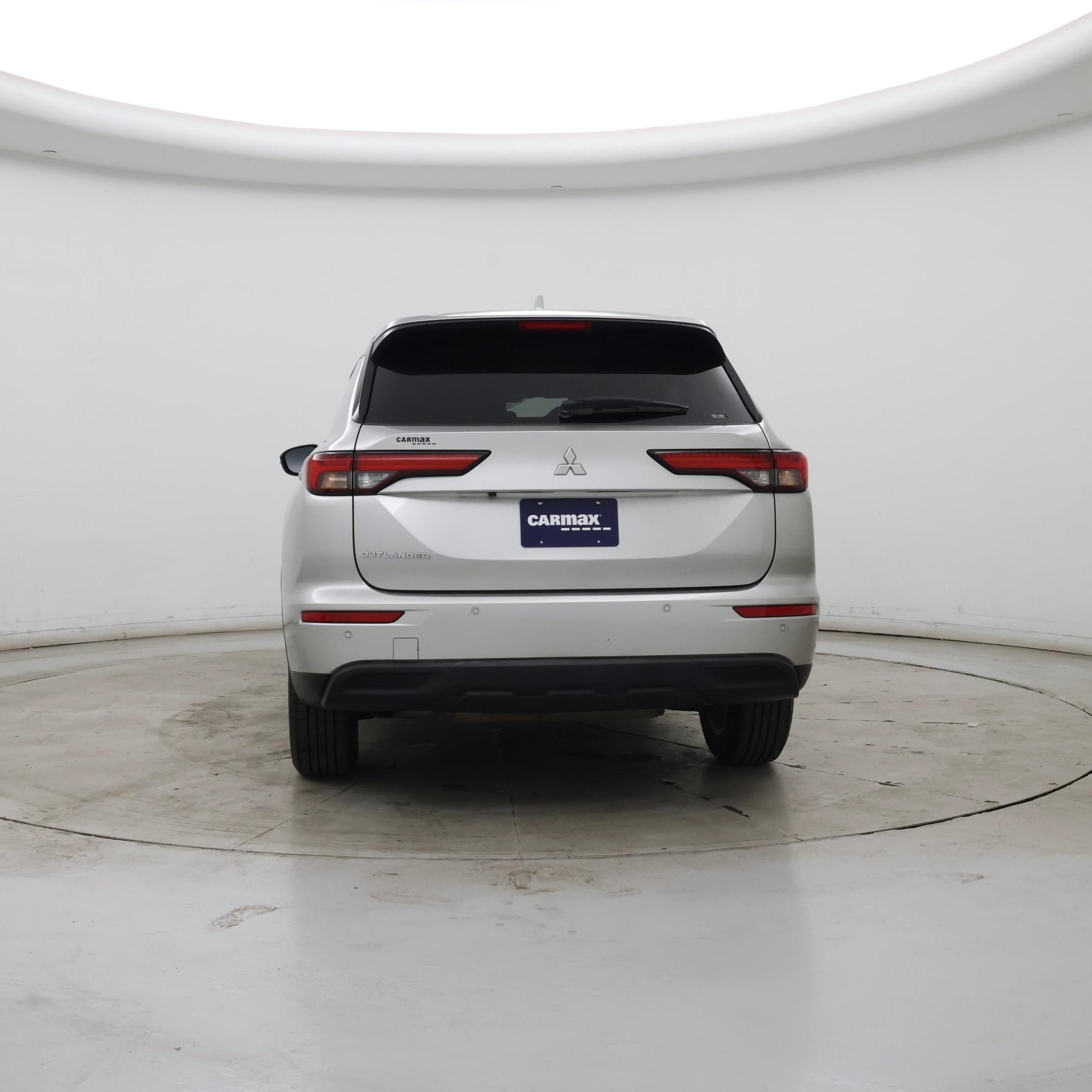Thumbnail: 2023 Mitsubishi Outlander - 6
