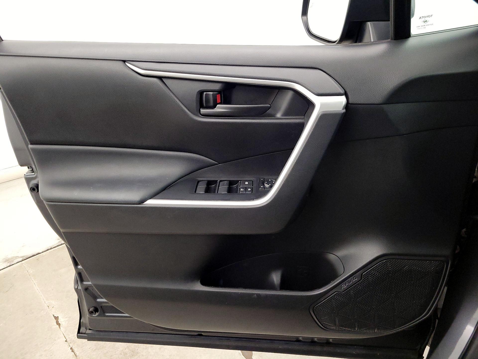 Thumbnail: 2023 Toyota RAV4 - 12