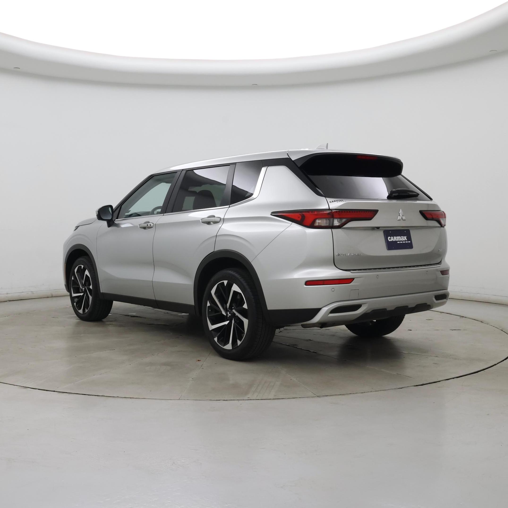Thumbnail: 2024 Mitsubishi Outlander - 2