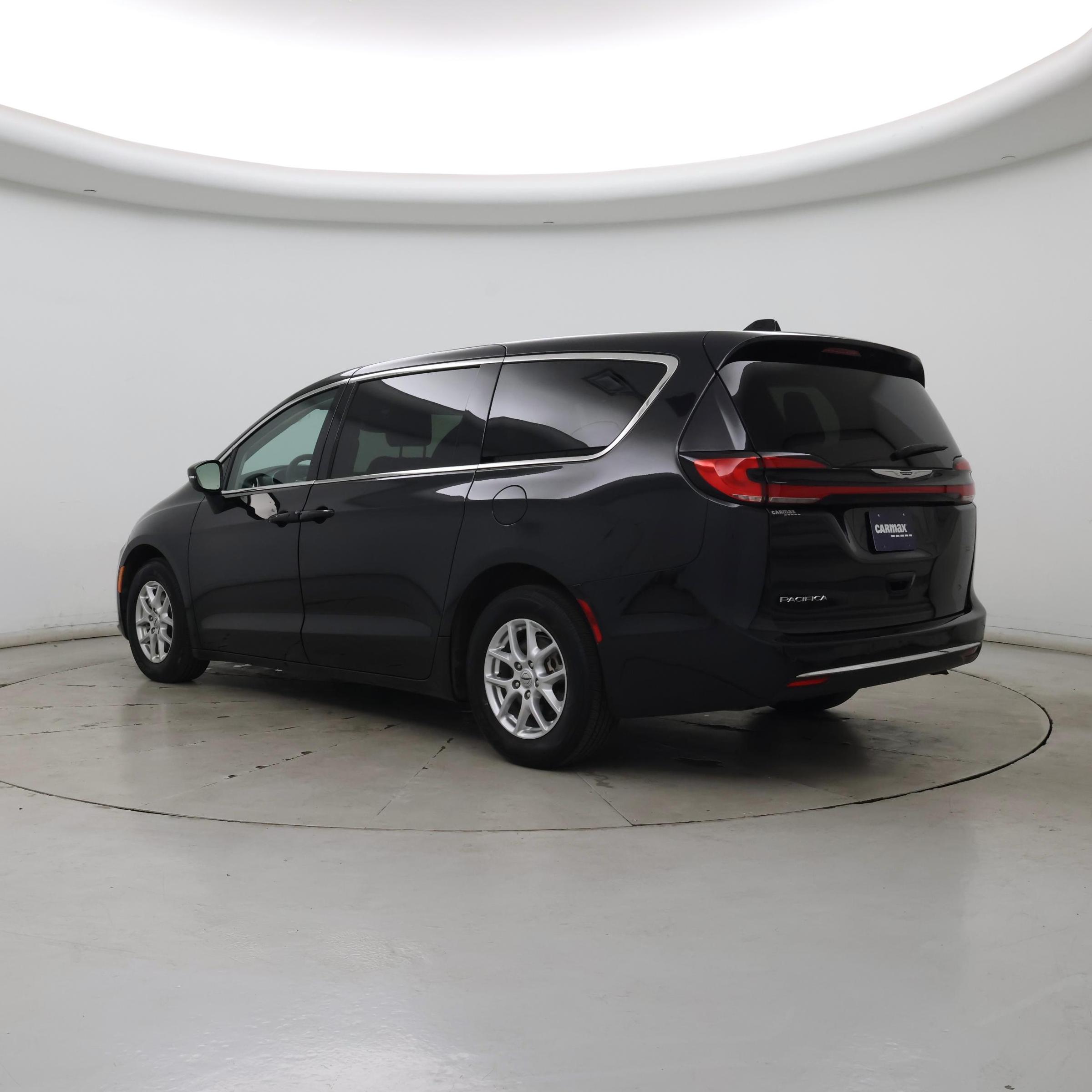 Thumbnail: 2023 Chrysler Pacifica - 2