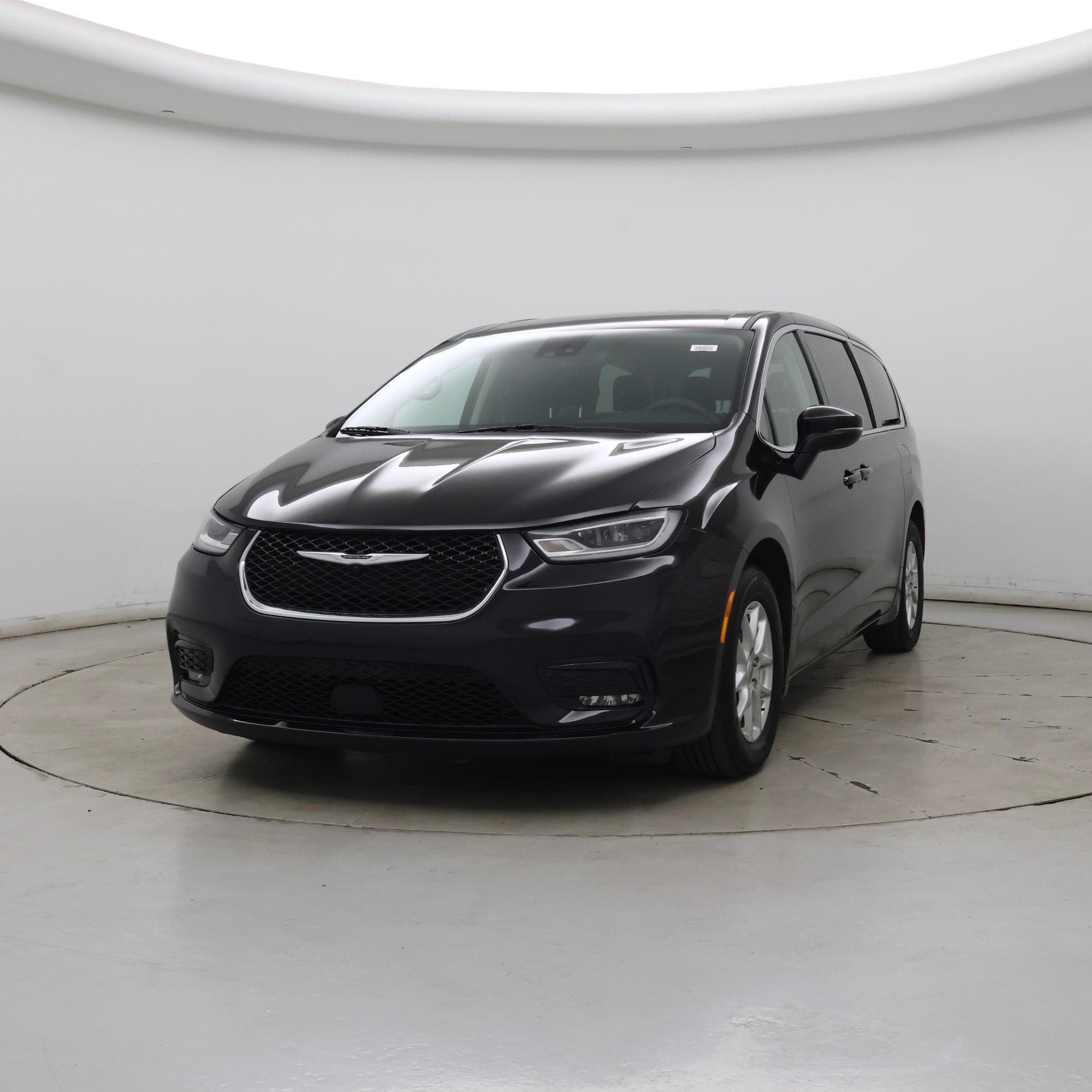 Thumbnail: 2023 Chrysler Pacifica - 4