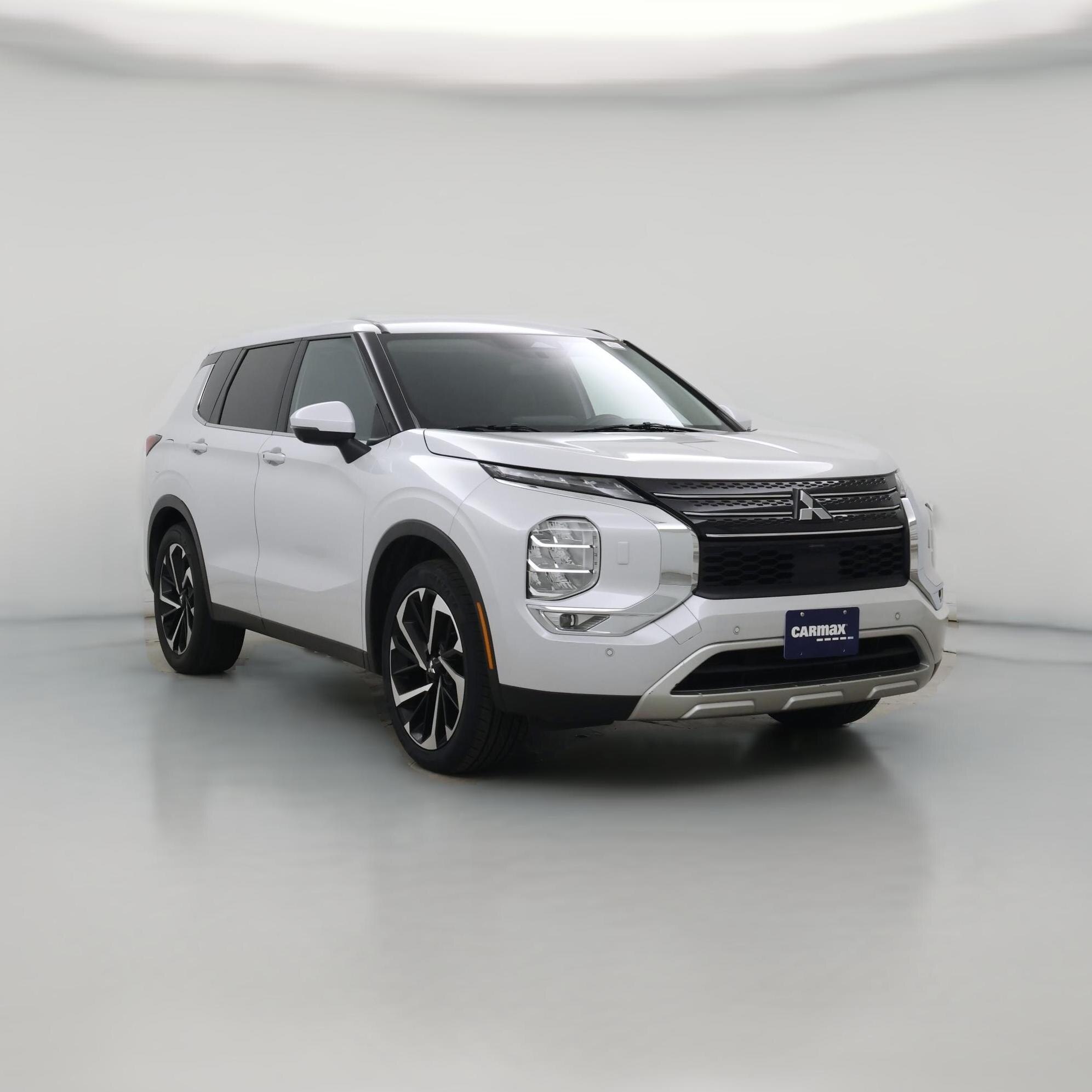 Thumbnail: 2022 Mitsubishi Outlander - 1
