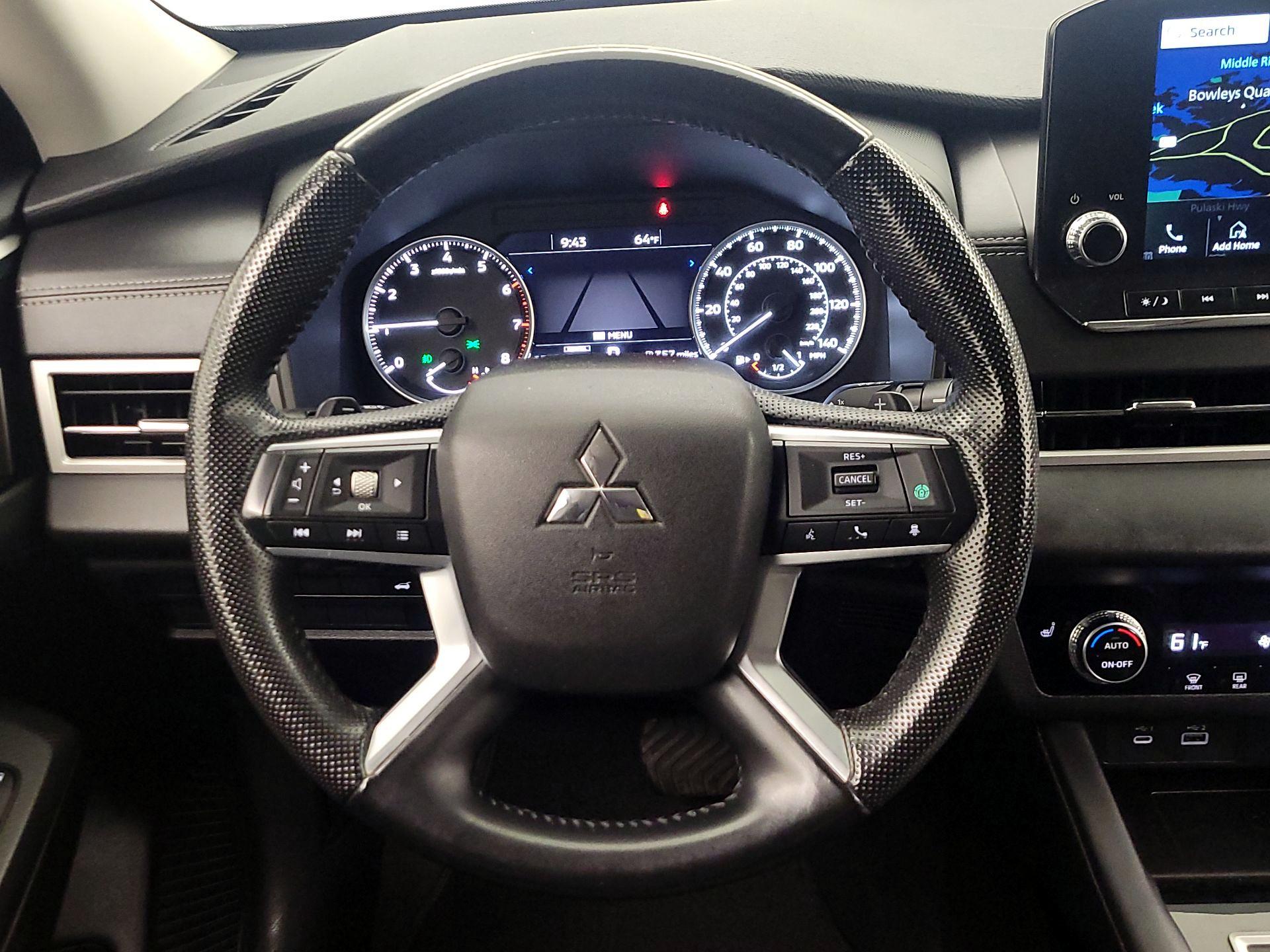 Thumbnail: 2022 Mitsubishi Outlander - 10