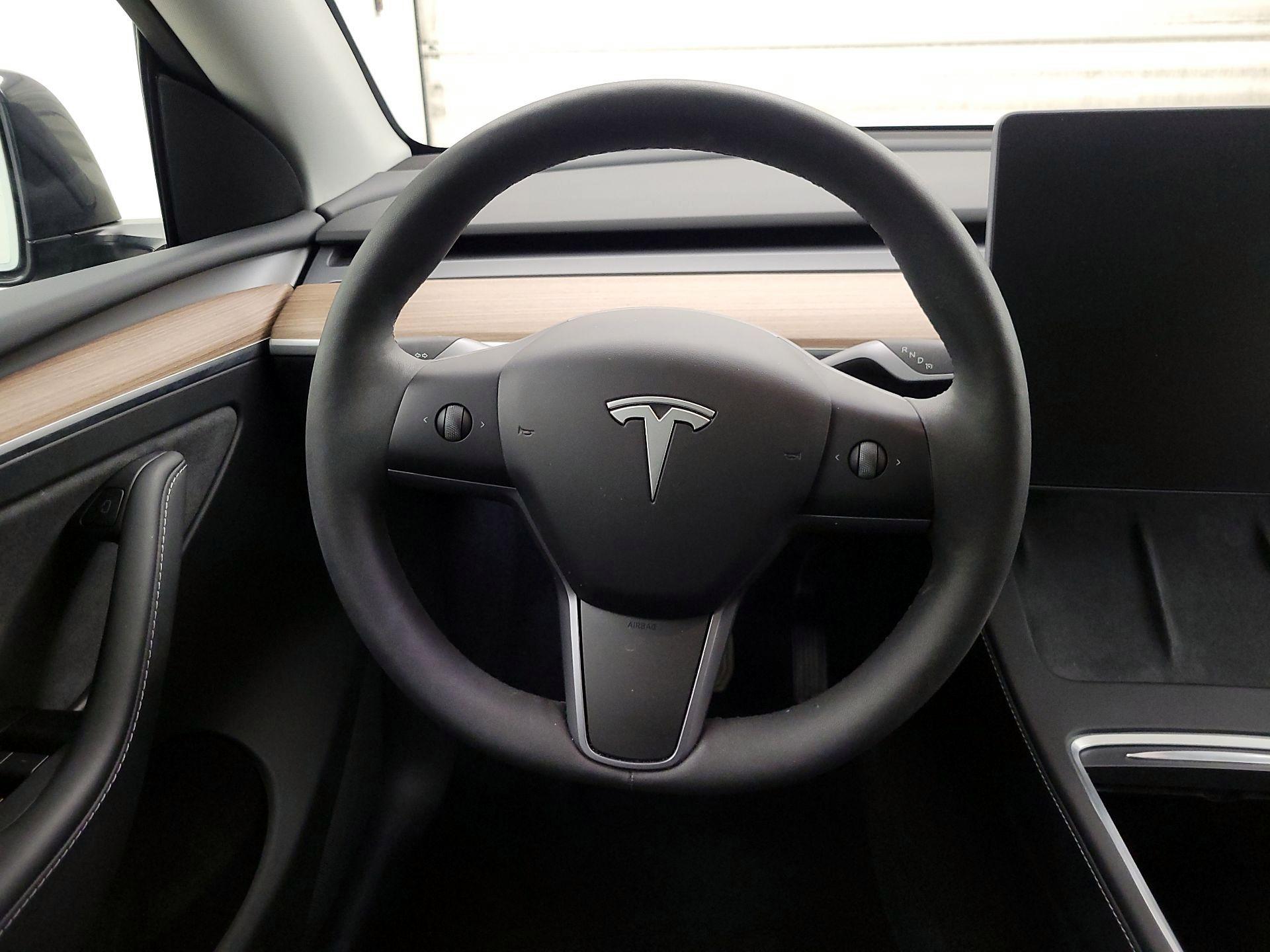 Thumbnail: 2025 Tesla Model Y - 10