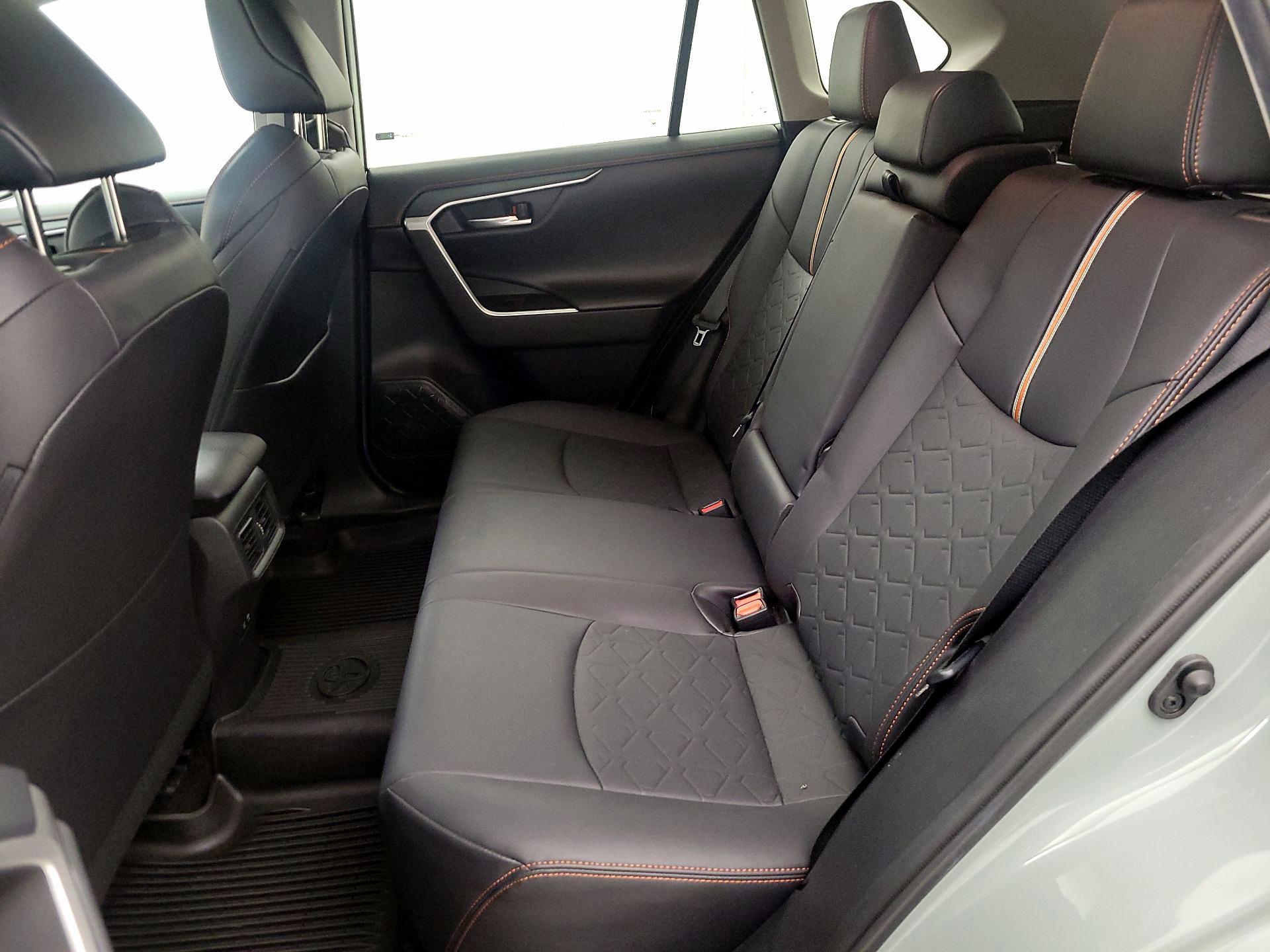 Thumbnail: 2019 Toyota RAV4 - 20