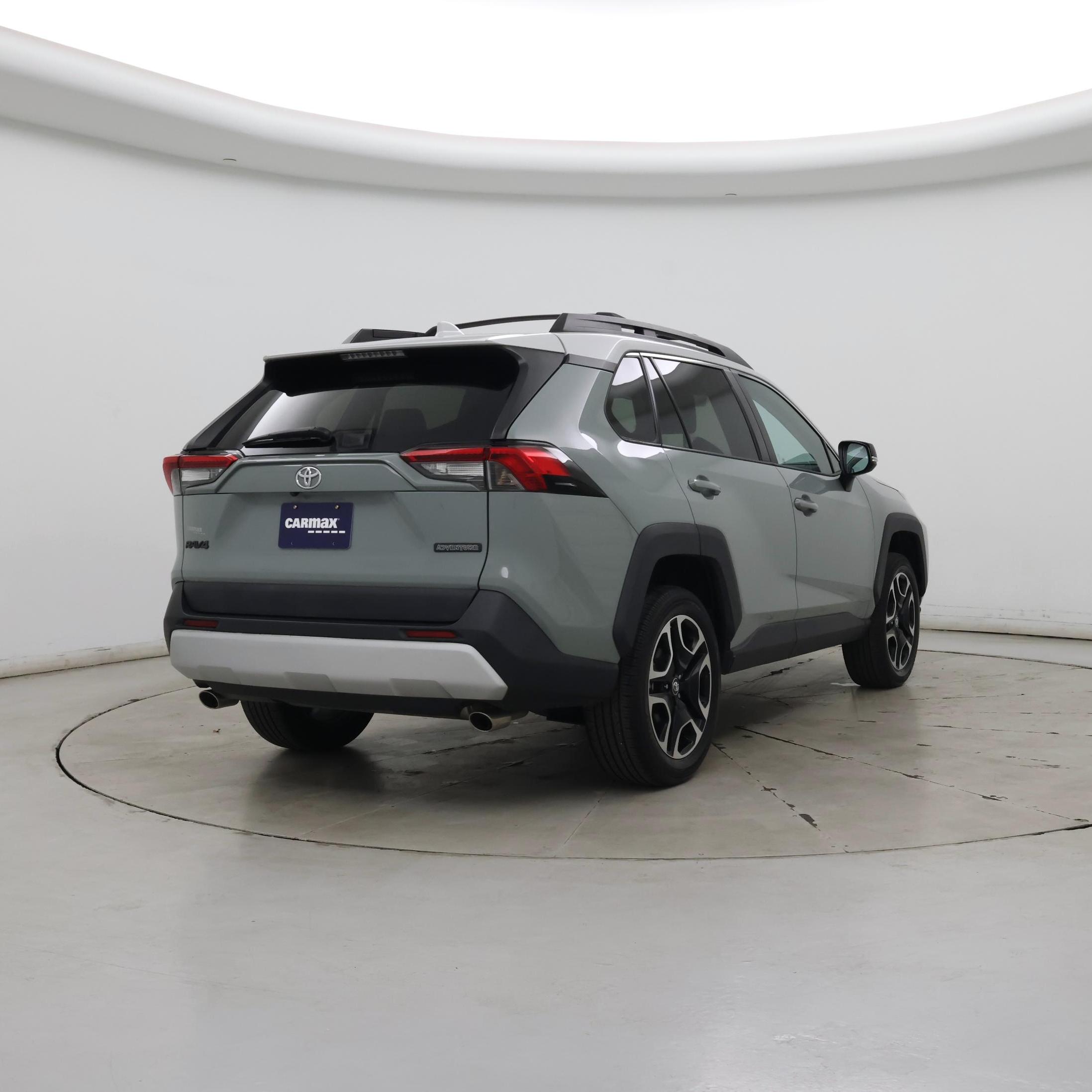 Thumbnail: 2019 Toyota RAV4 - 8