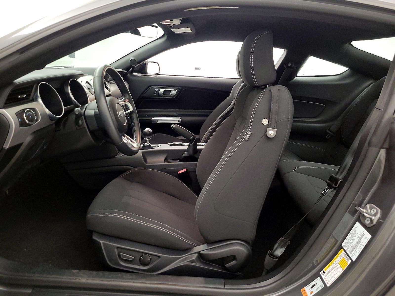 2023 Ford Mustang GT - Photo 12