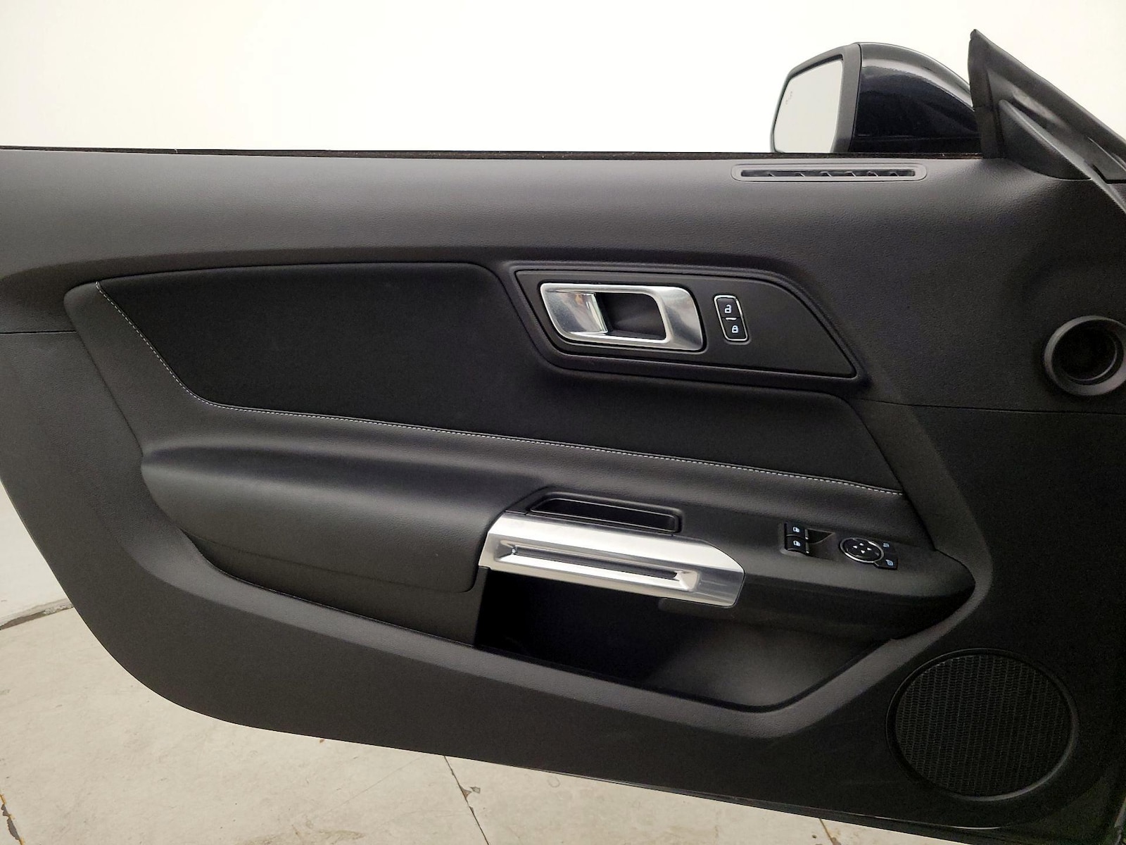 2023 Ford Mustang GT - Photo 13