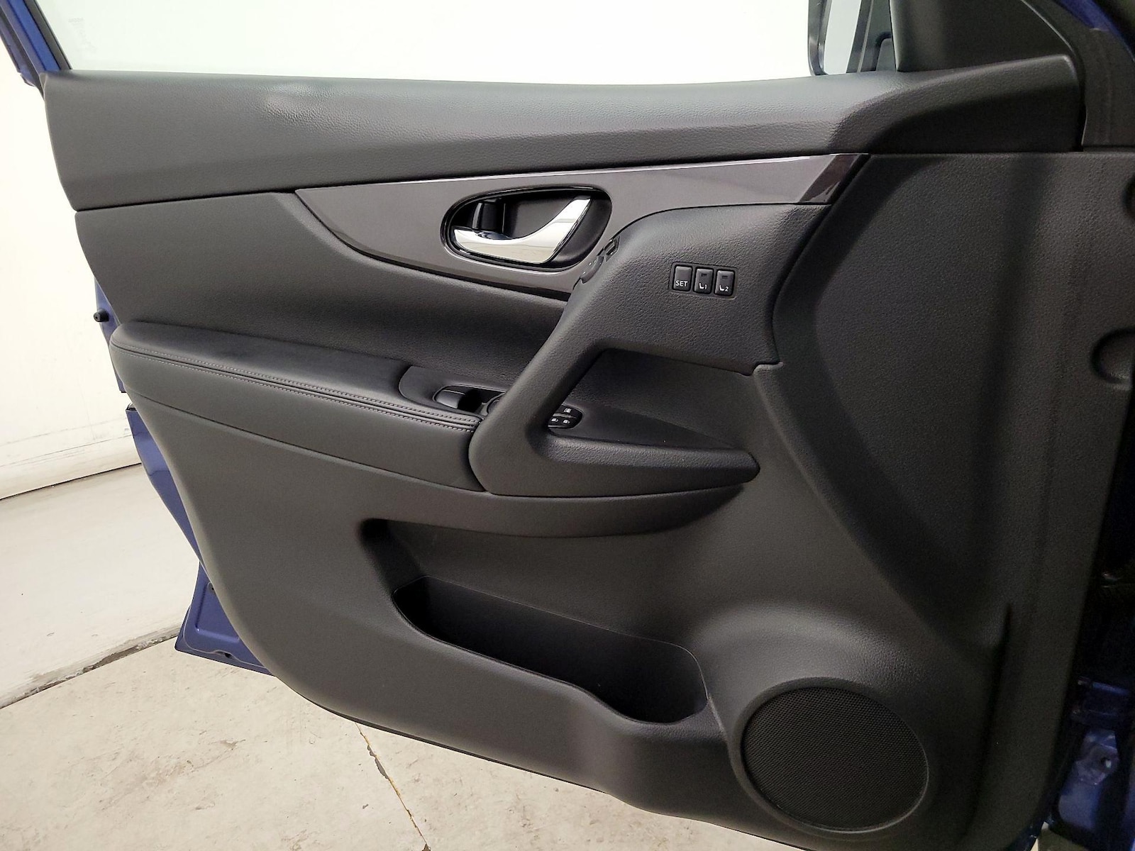 2020 Nissan Rogue SV - Photo 13