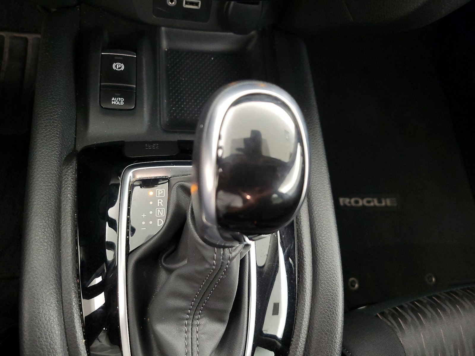 2020 Nissan Rogue SV - Photo 18