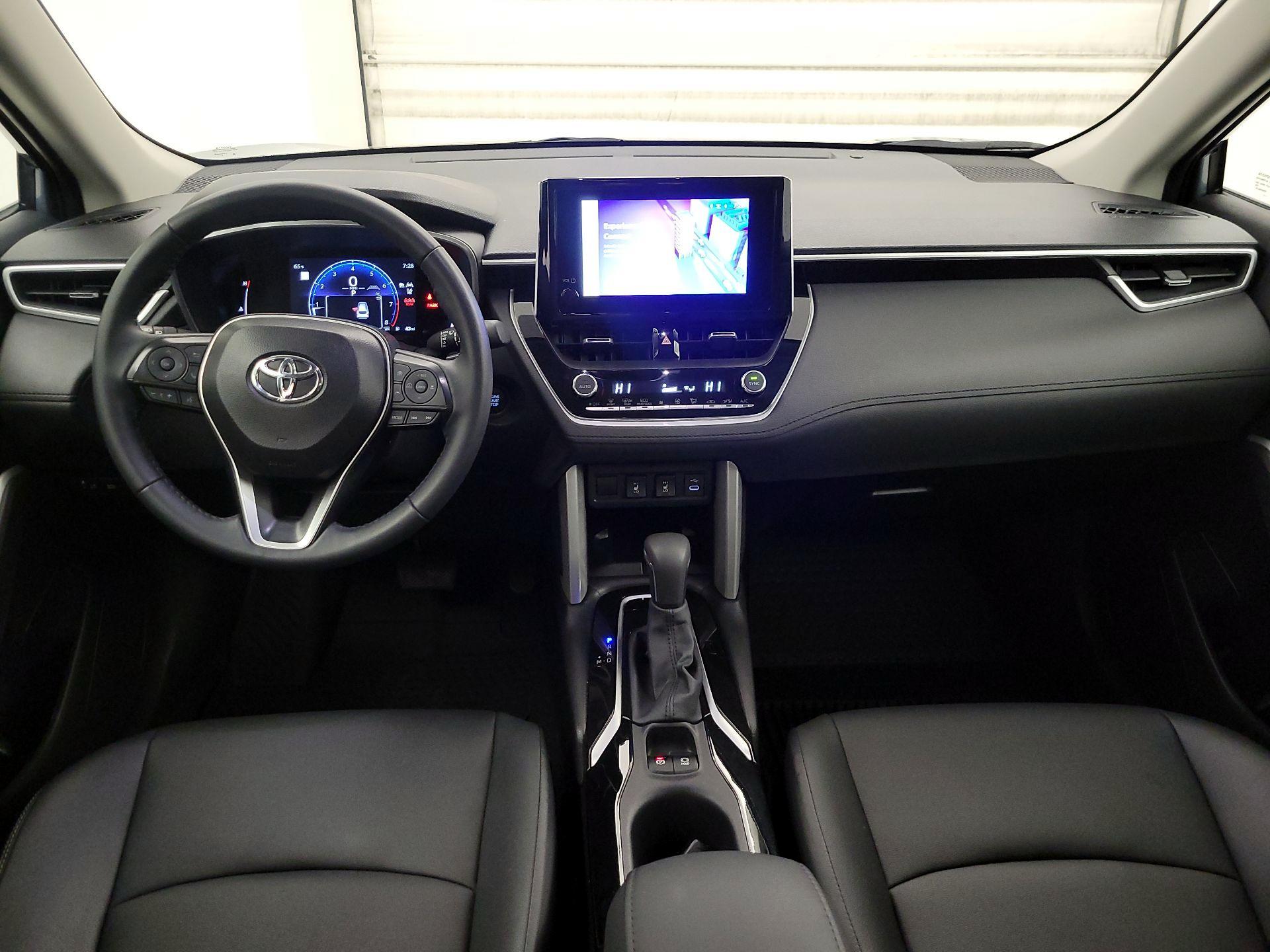 Thumbnail: 2025 Toyota Corolla Cross - 9