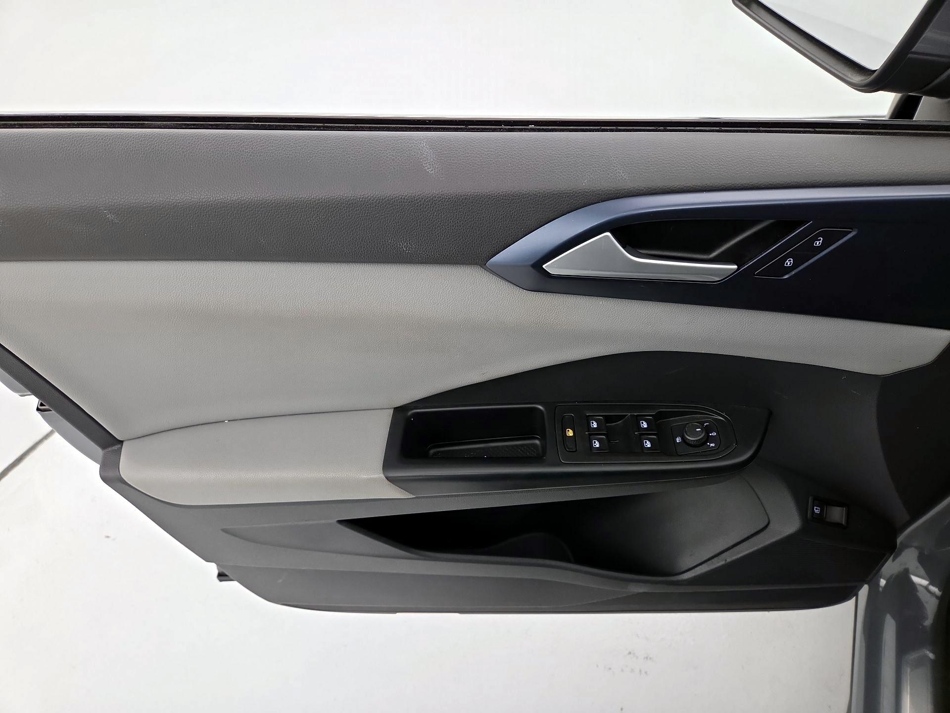 Thumbnail: 2023 Volkswagen Taos - 12