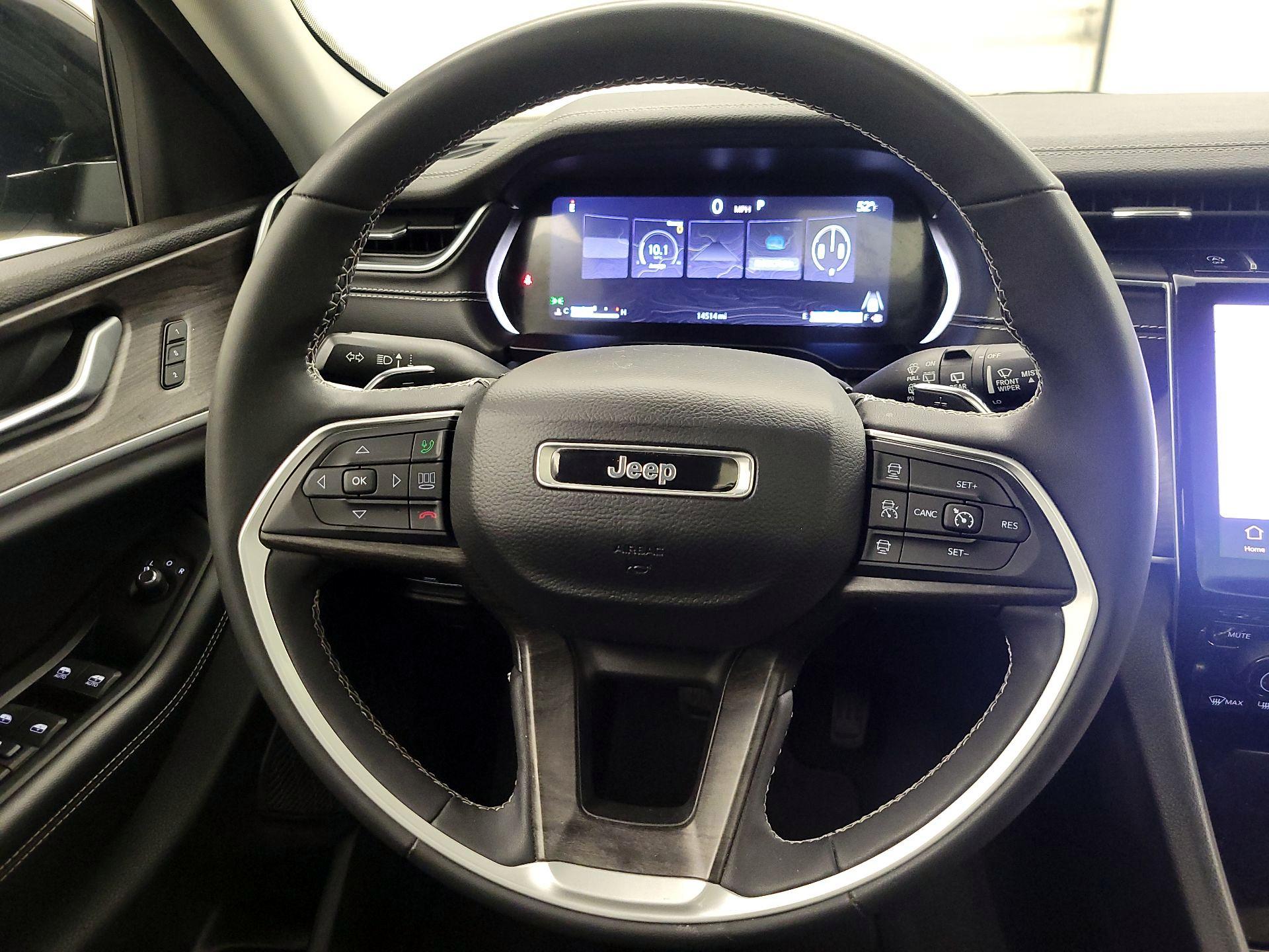 Thumbnail: 2023 Jeep Grand Cherokee - 10