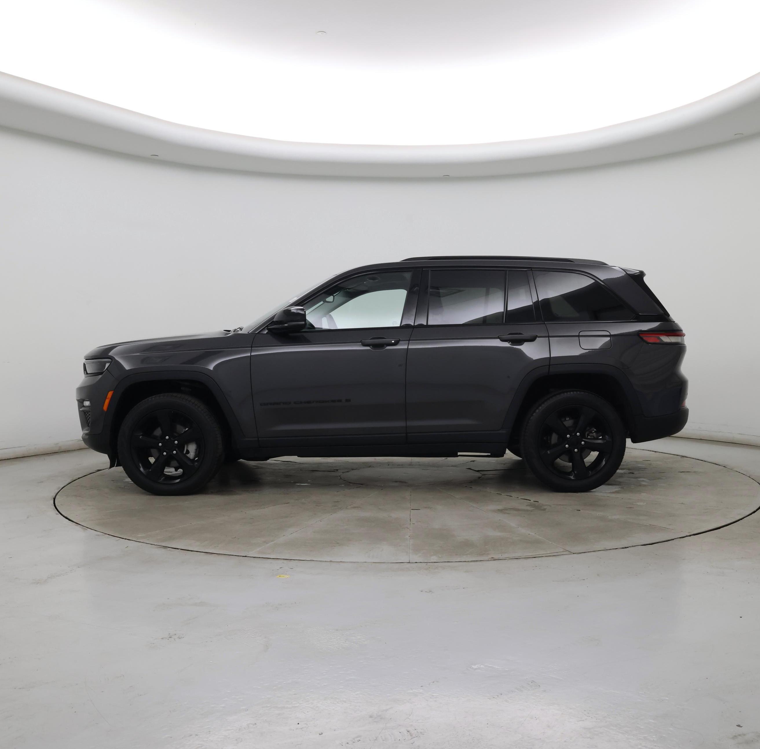 Thumbnail: 2023 Jeep Grand Cherokee - 3