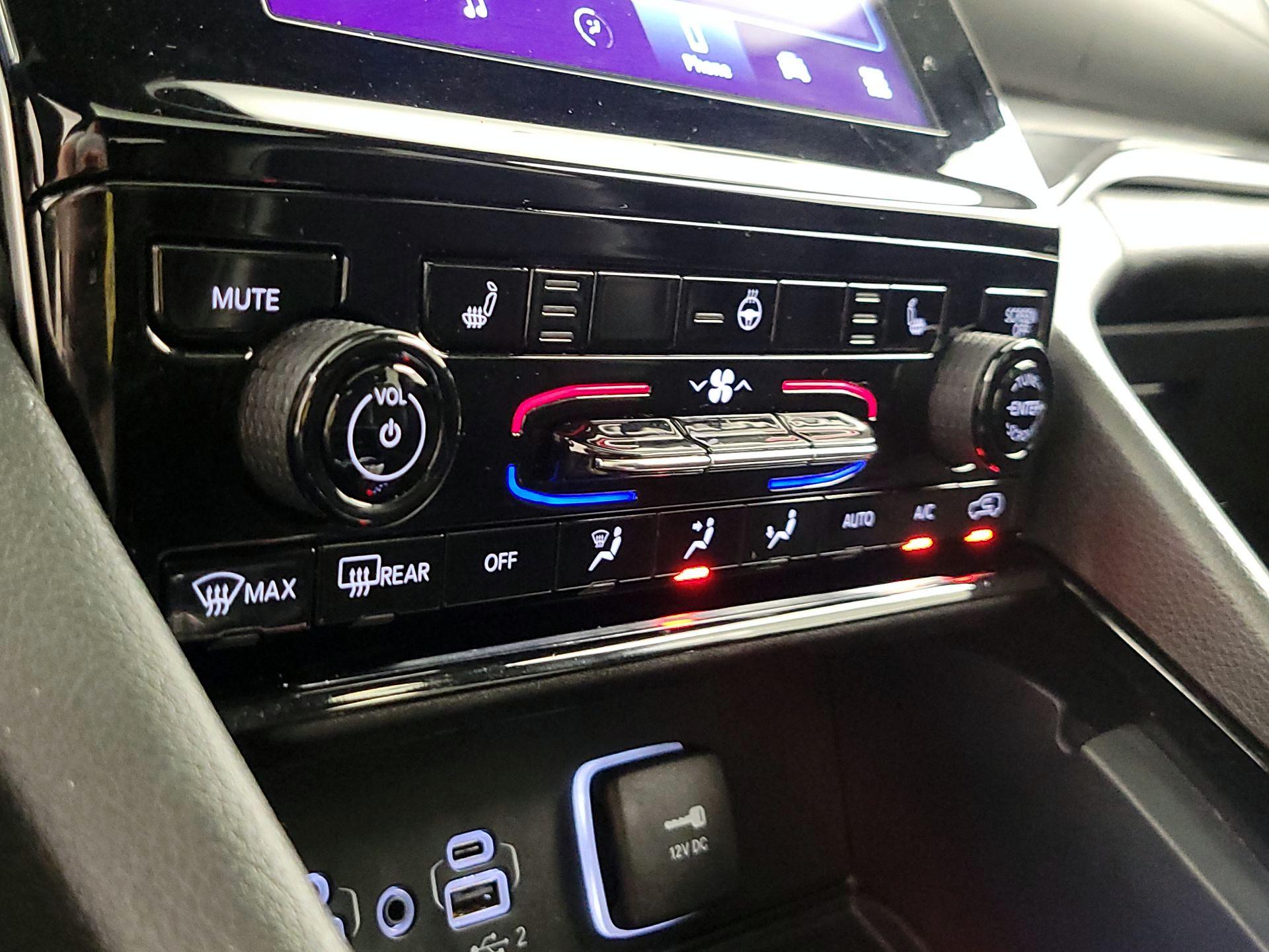 Thumbnail: 2023 Jeep Grand Cherokee - 16