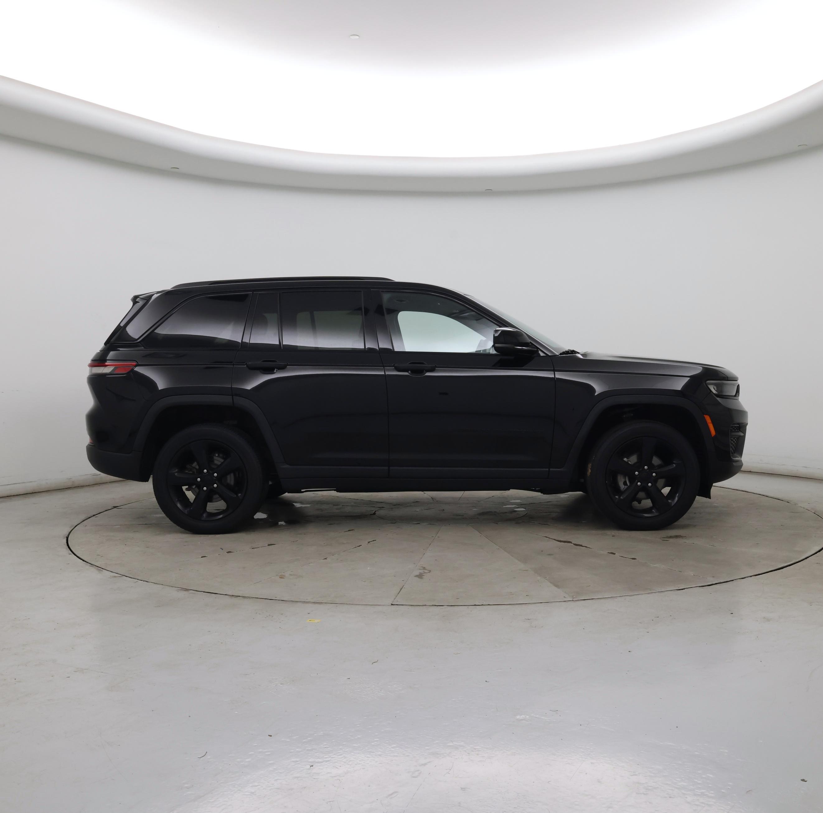 Thumbnail: 2023 Jeep Grand Cherokee - 7