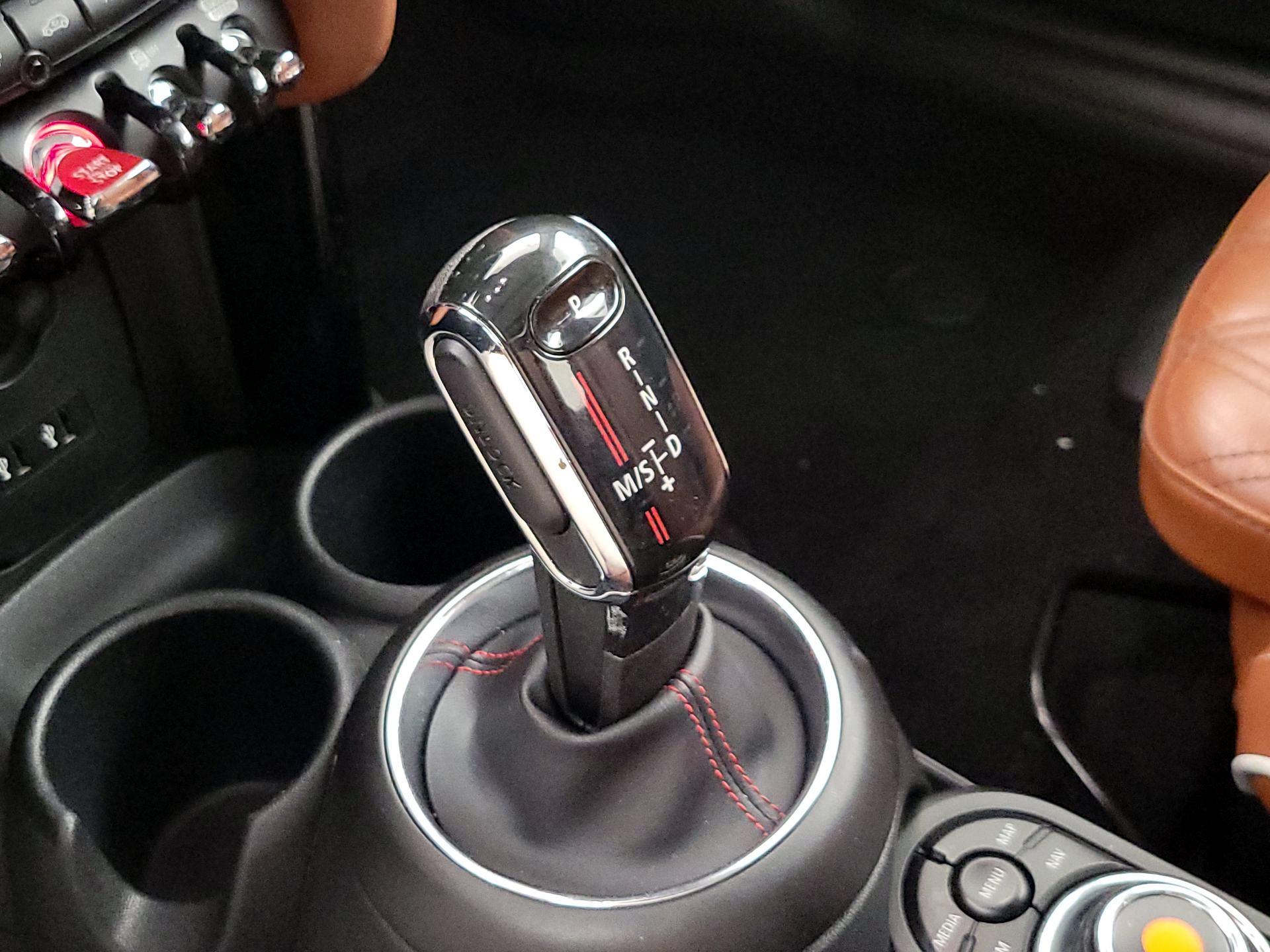 Thumbnail: 2020 MINI Cooper Hardtop - 17