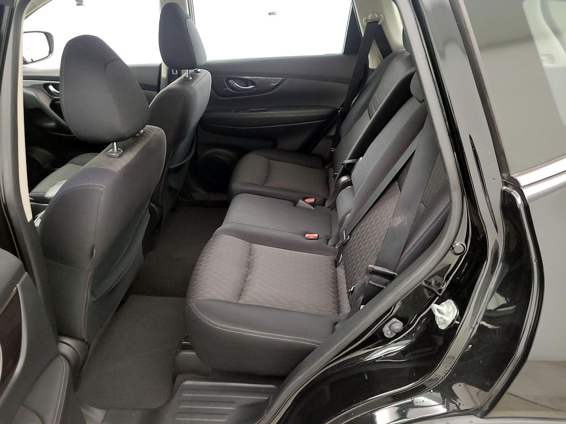 Thumbnail: 2018 Nissan Rogue - 19