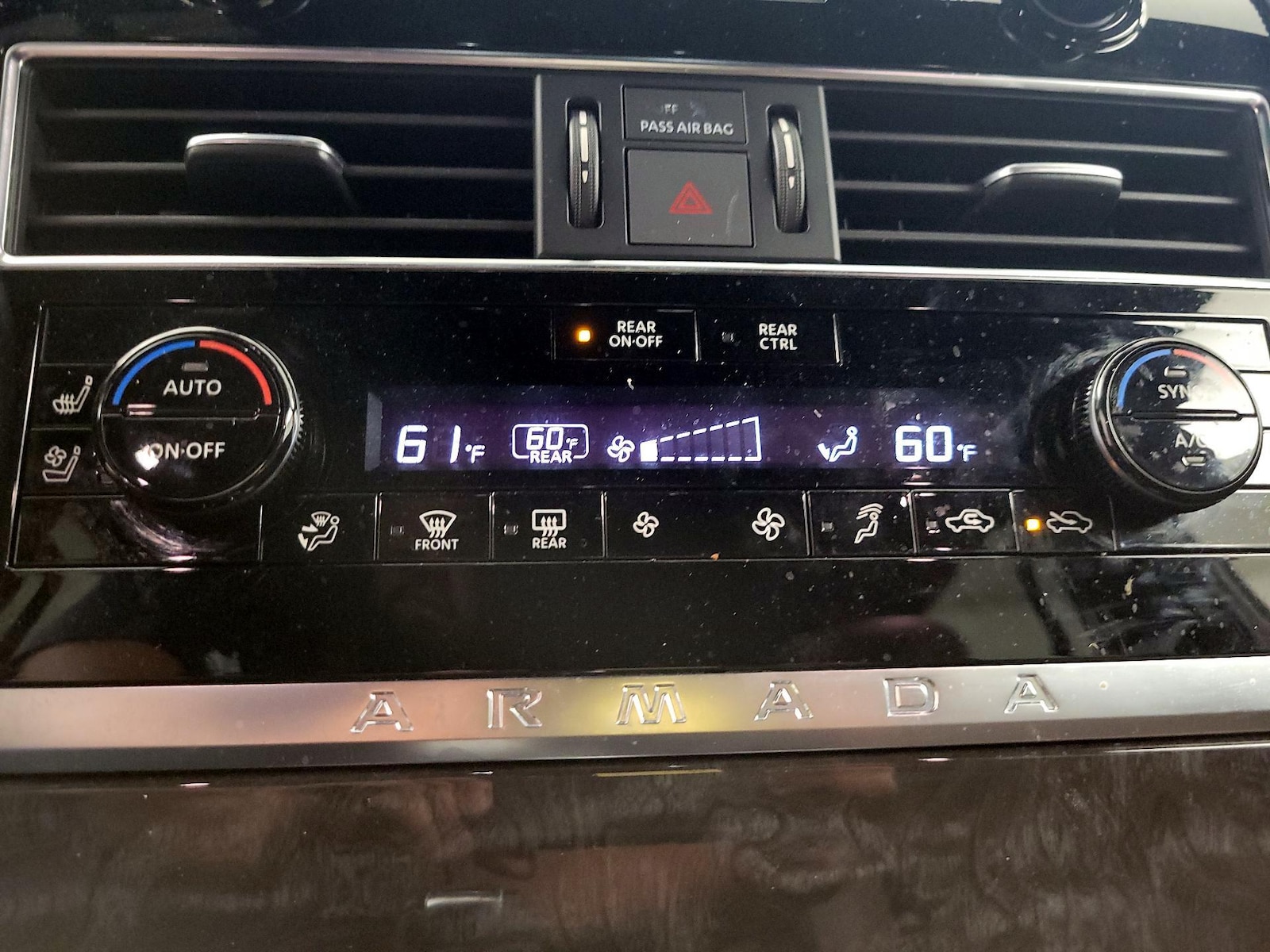 2023 Nissan Armada Platinum - Photo 17