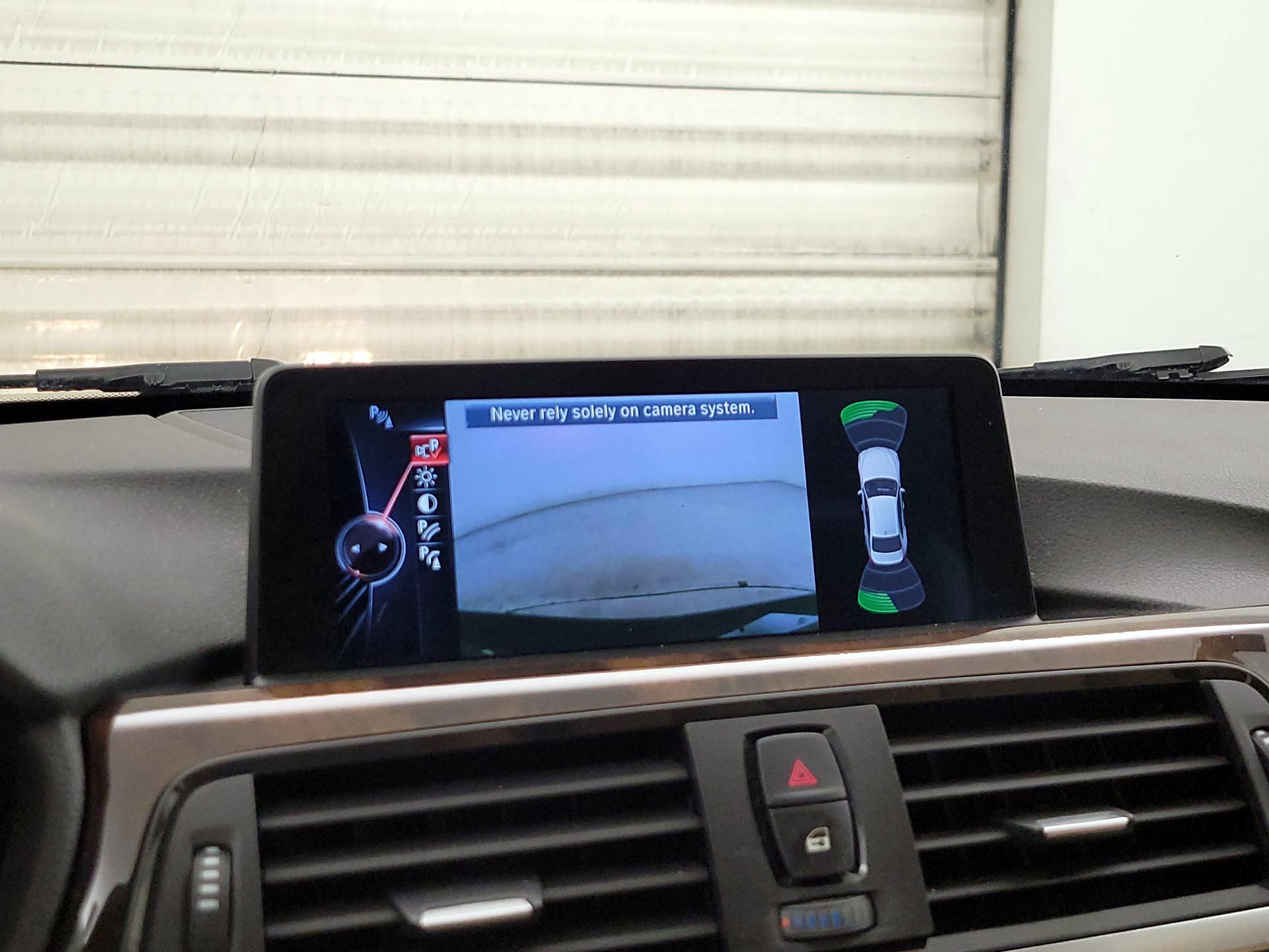 Thumbnail: 2015 BMW 3 Series - 15