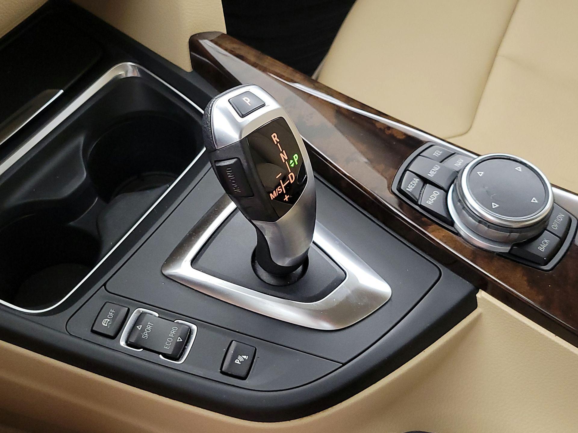 Thumbnail: 2015 BMW 3 Series - 18