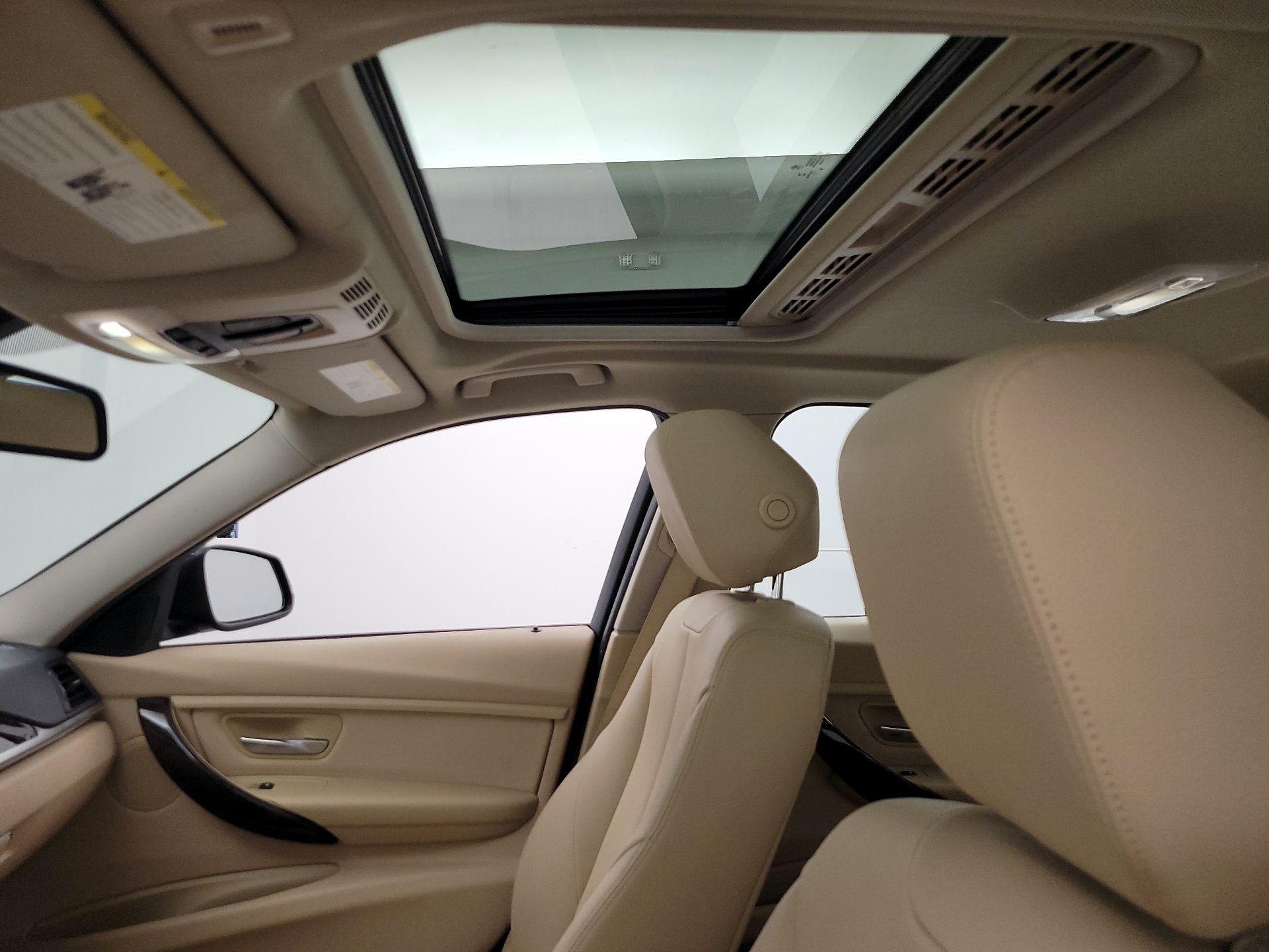 Thumbnail: 2015 BMW 3 Series - 20