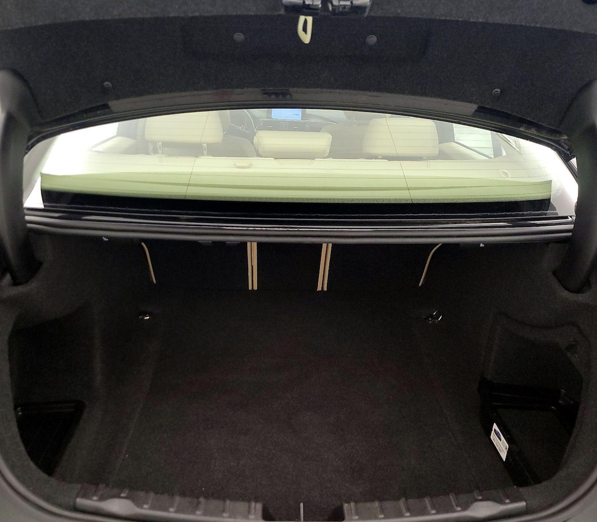 Trunk/Cargo (Seats Up)