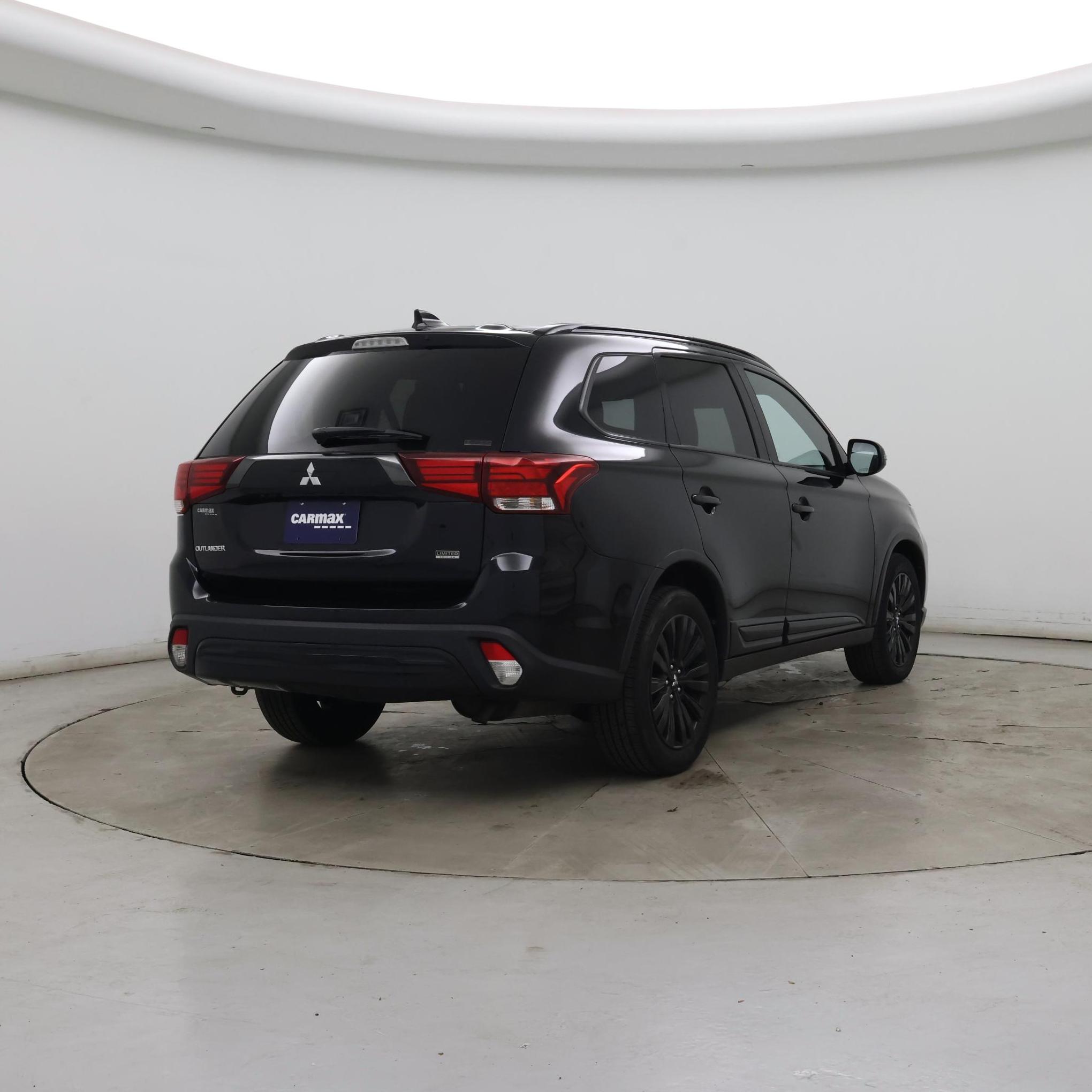 Thumbnail: 2020 Mitsubishi Outlander - 8
