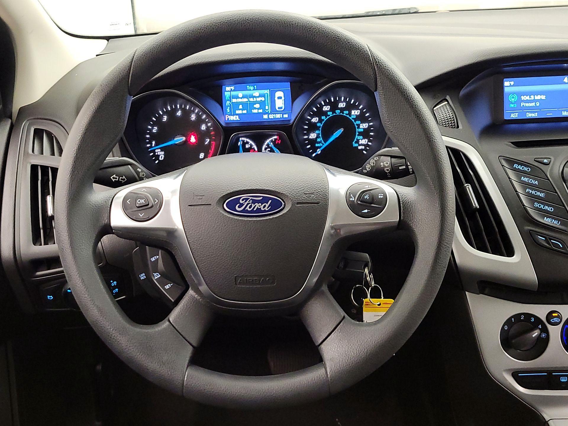 Thumbnail: 2014 Ford Focus - 10