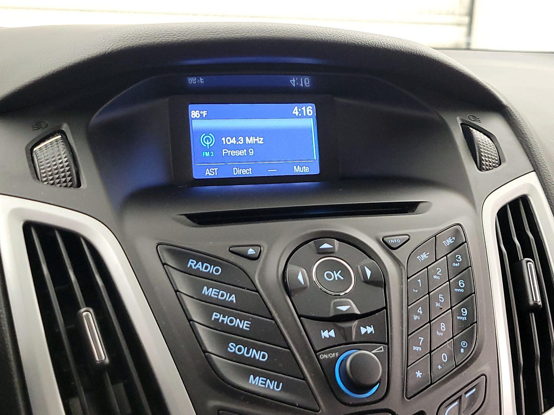 Thumbnail: 2014 Ford Focus - 14