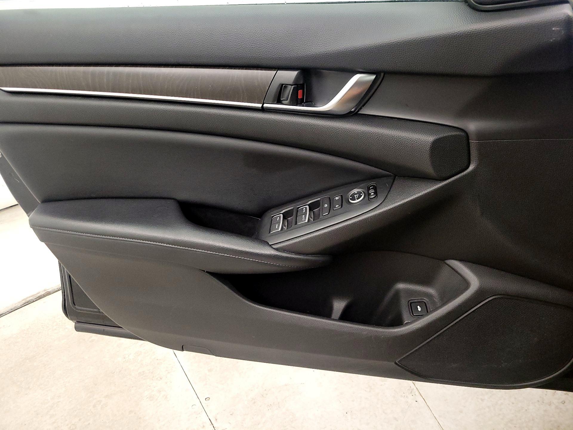 Thumbnail: 2018 Honda Accord - 12