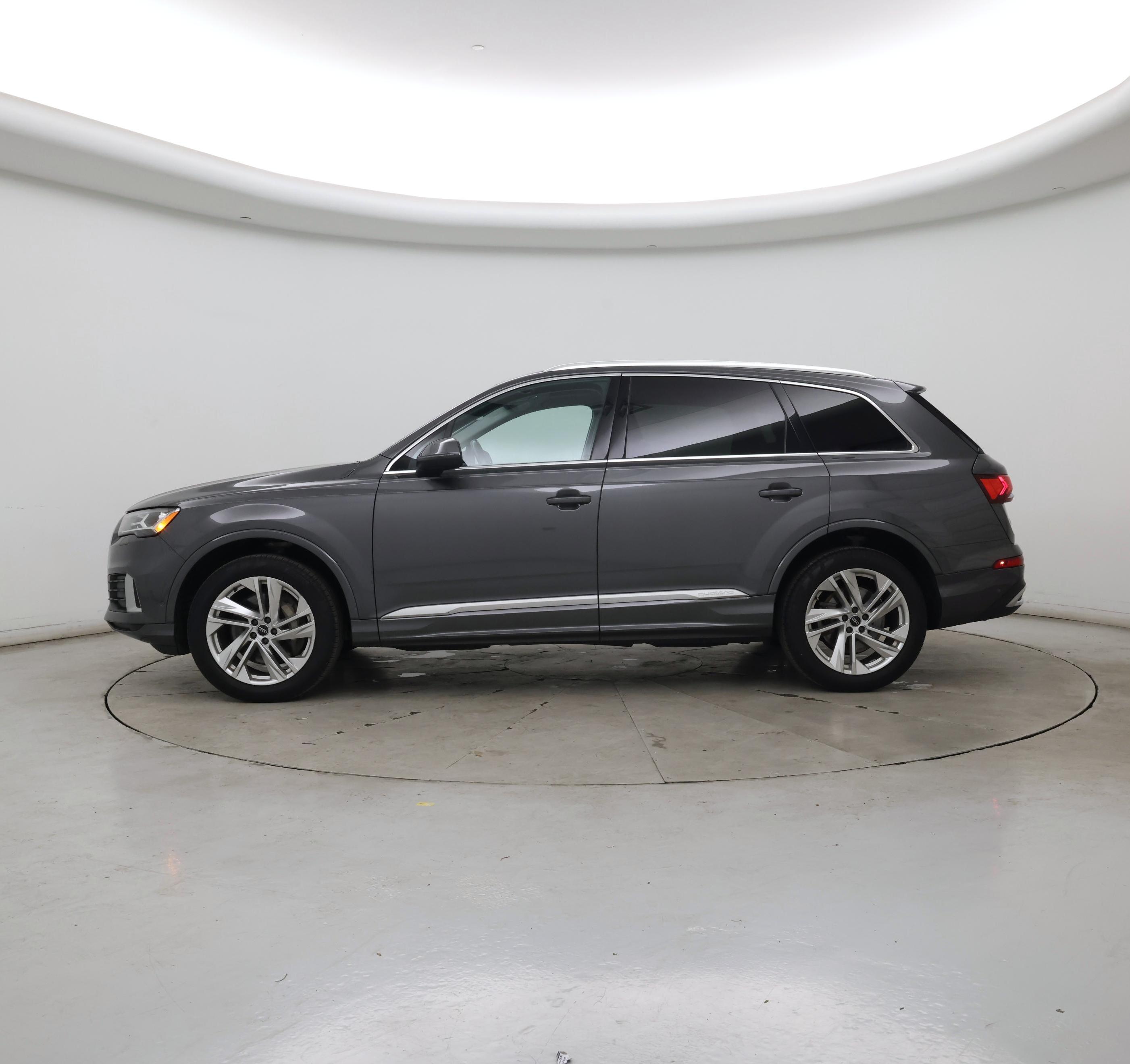 Thumbnail: 2021 Audi Q7 - 3