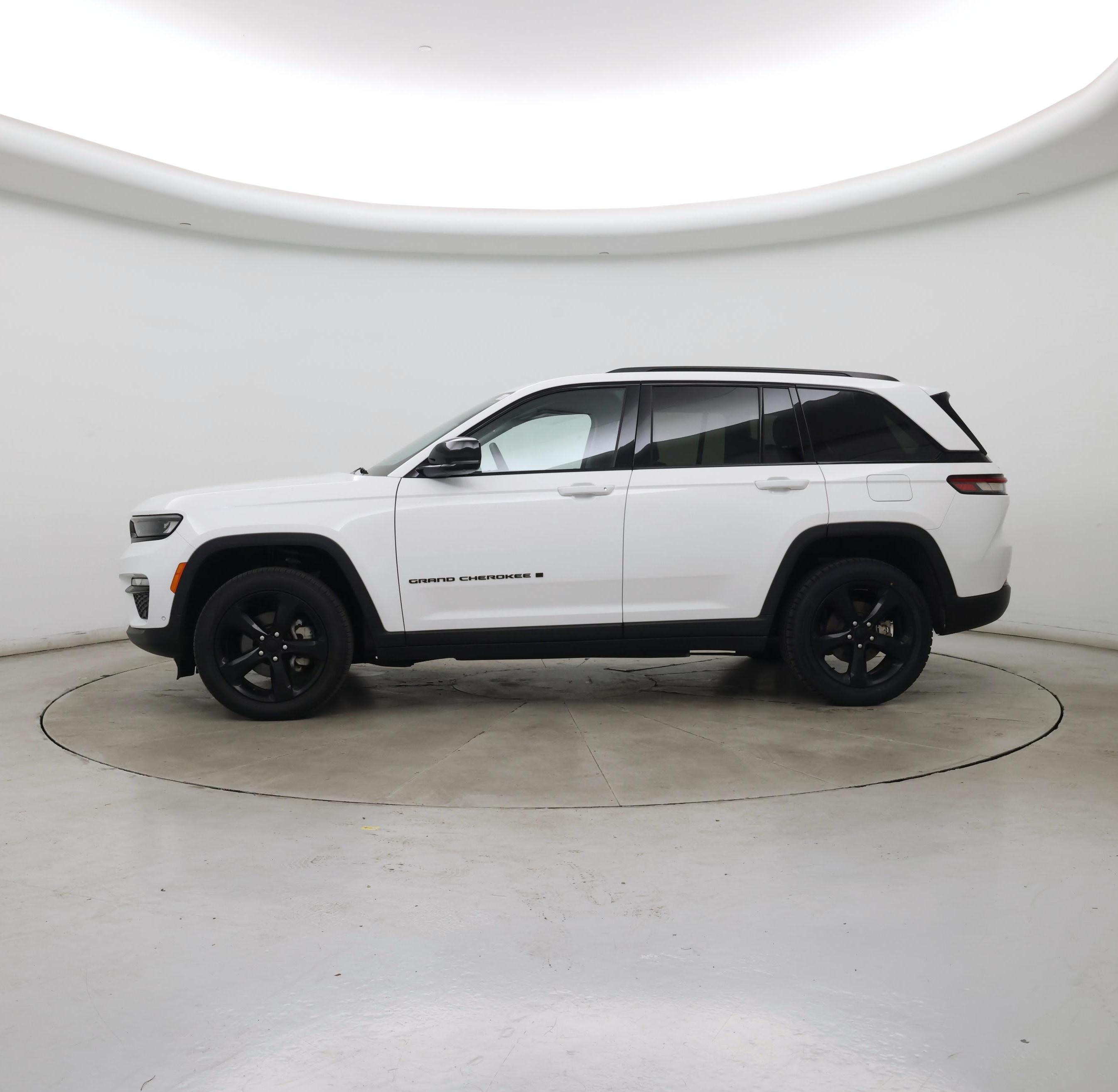 Thumbnail: 2023 Jeep Grand Cherokee - 3